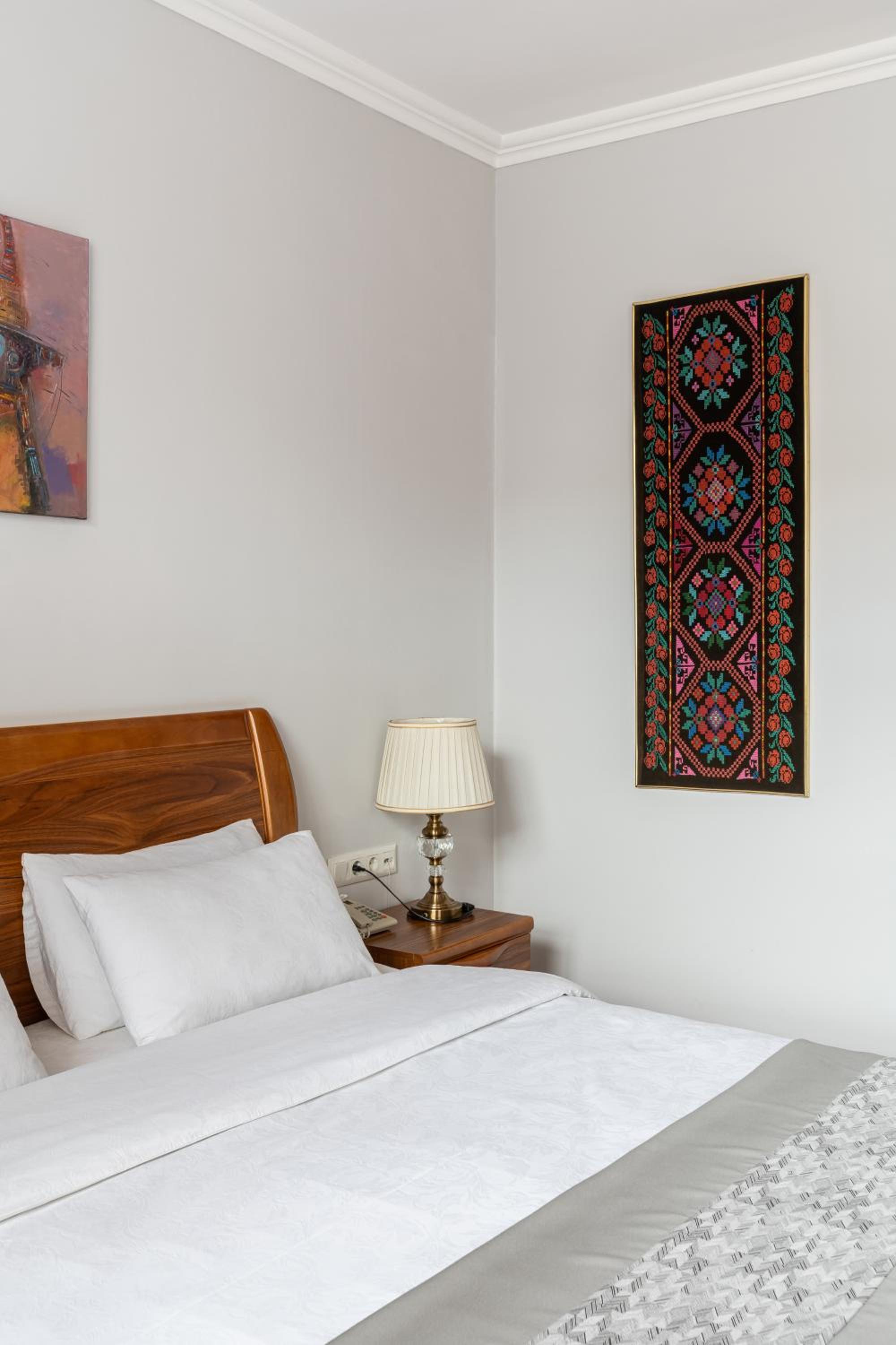Soluxe Hotel