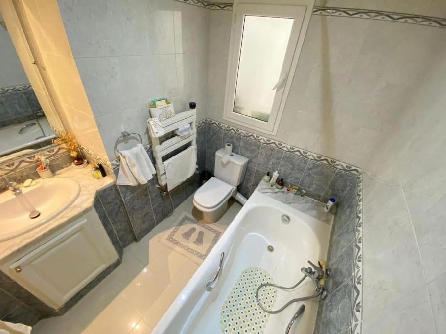 Luxury Appartement : S+1 Apart&Parking Ennasr2 view 3