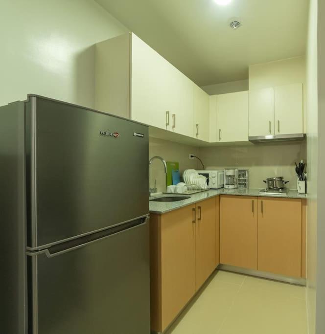 StayHere Skandanavian Designed 1BR in Greenbelt view 5