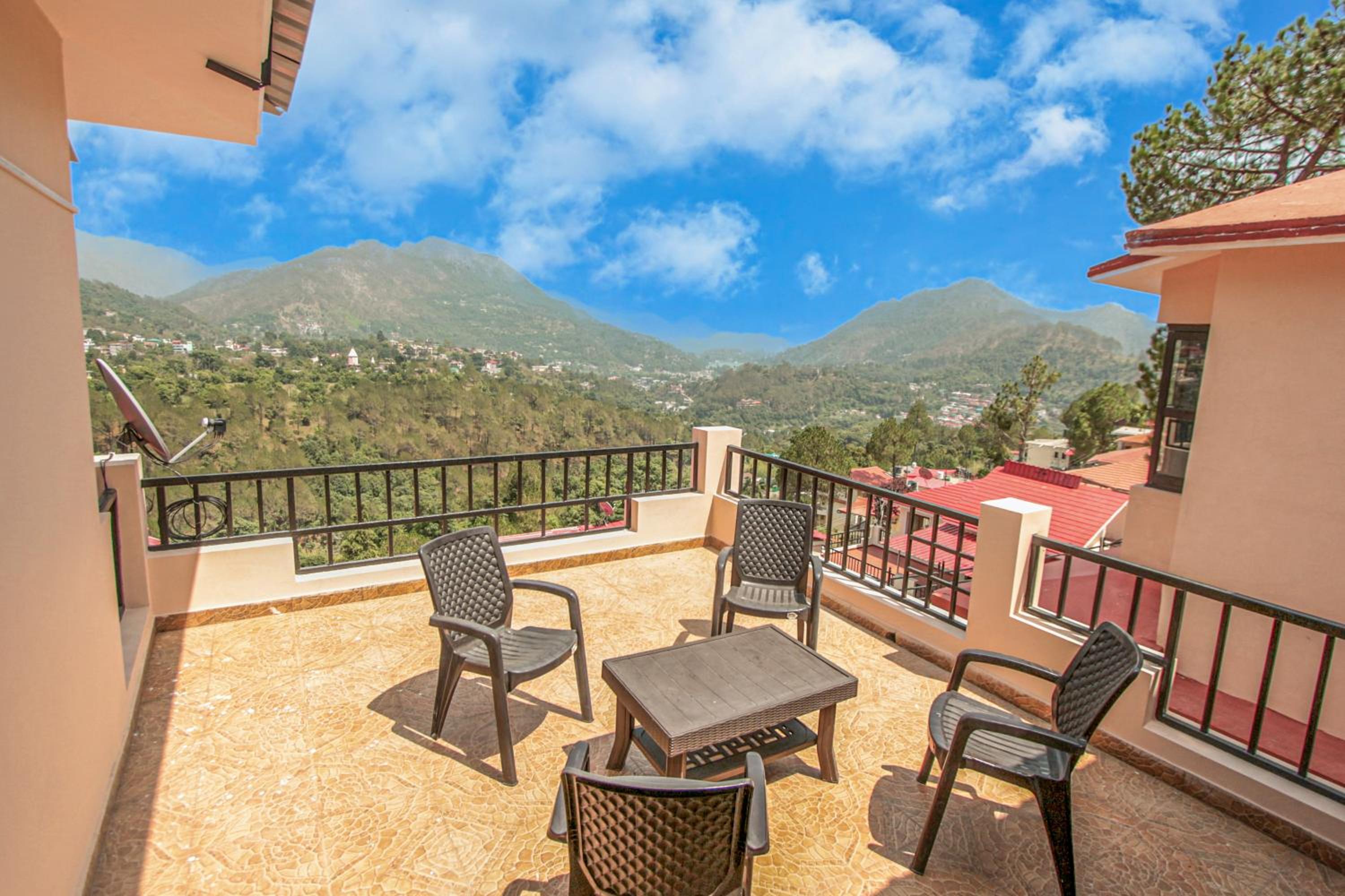 Ceedar Cottages view 3
