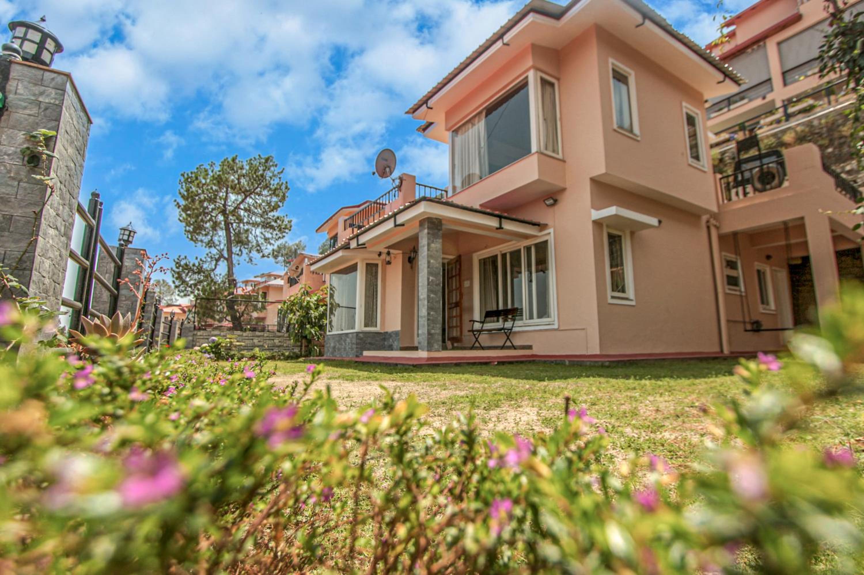 Ceedar Cottages - main view