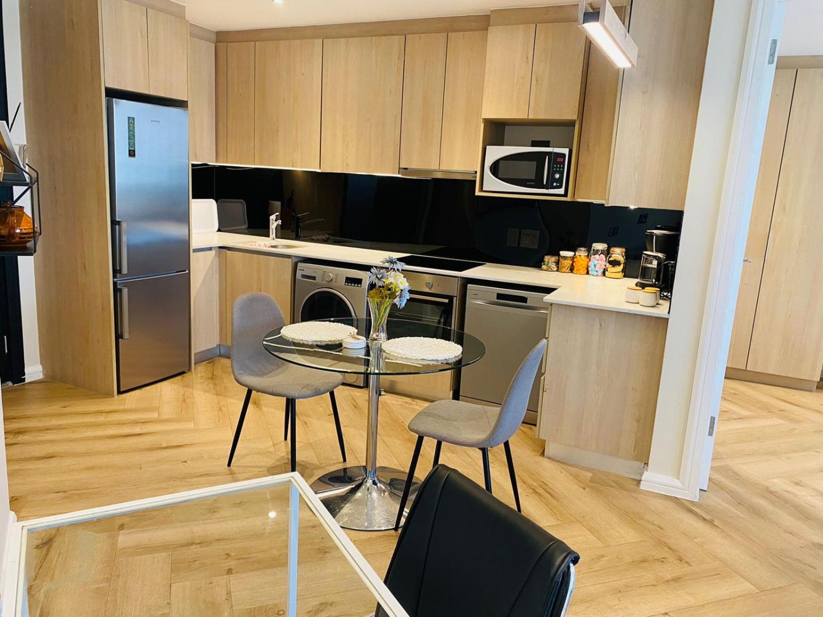 Spacious 2BR APT Near Sandton City -No Loadshedding