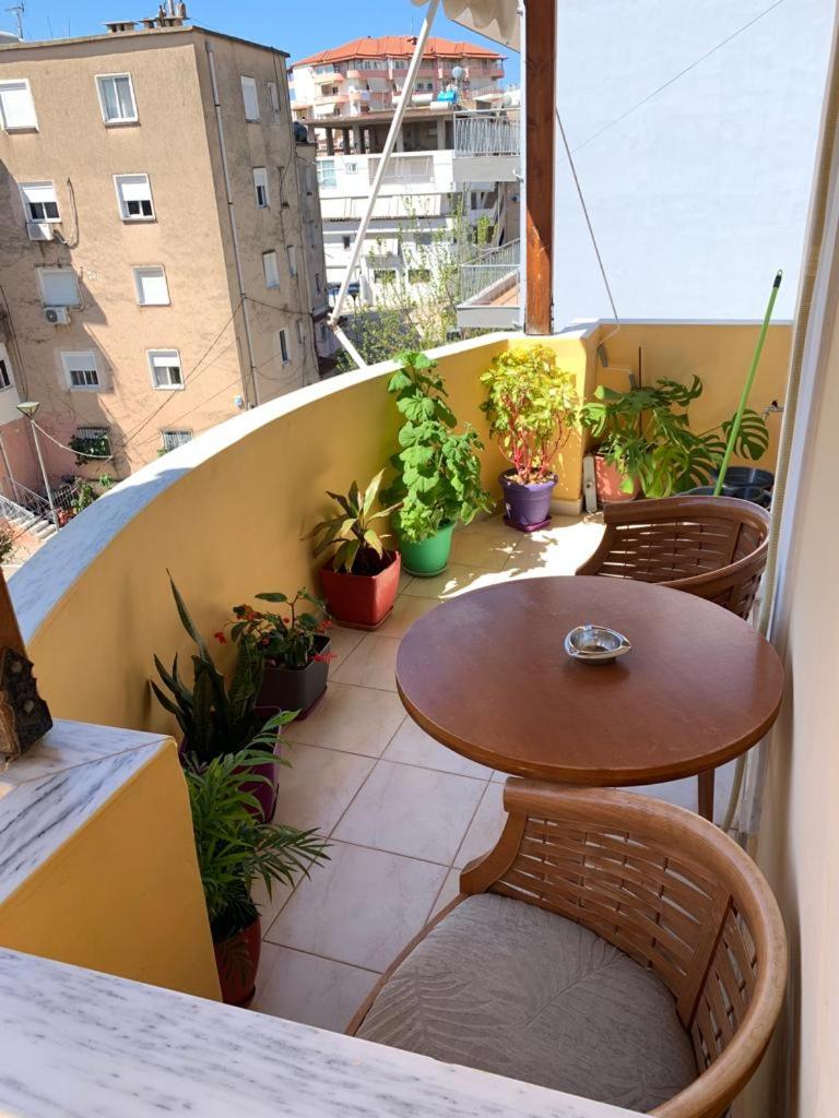 James Apartment