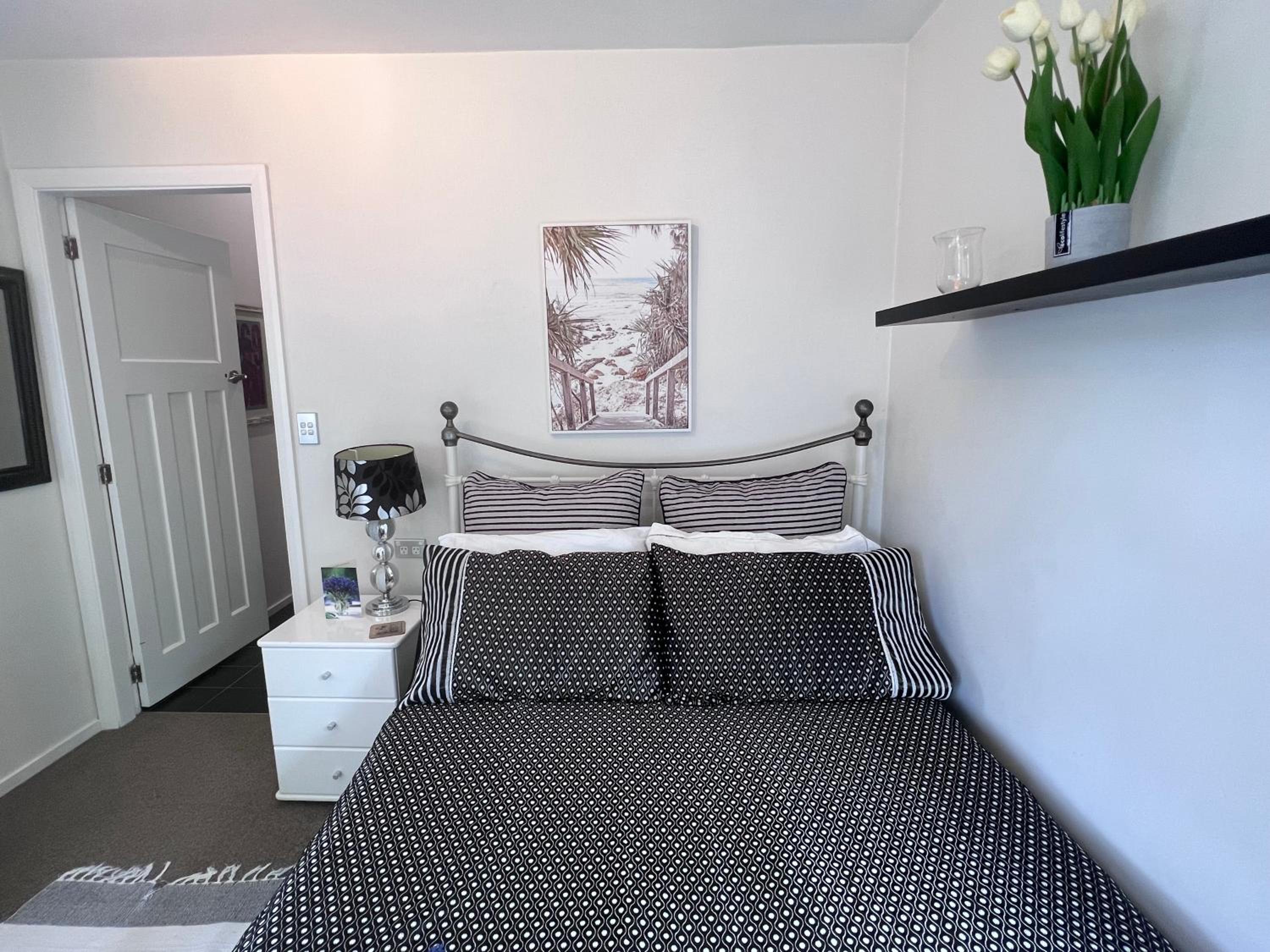 Peaceful Homestay 7 Minutes from Christchurch Airport view 4