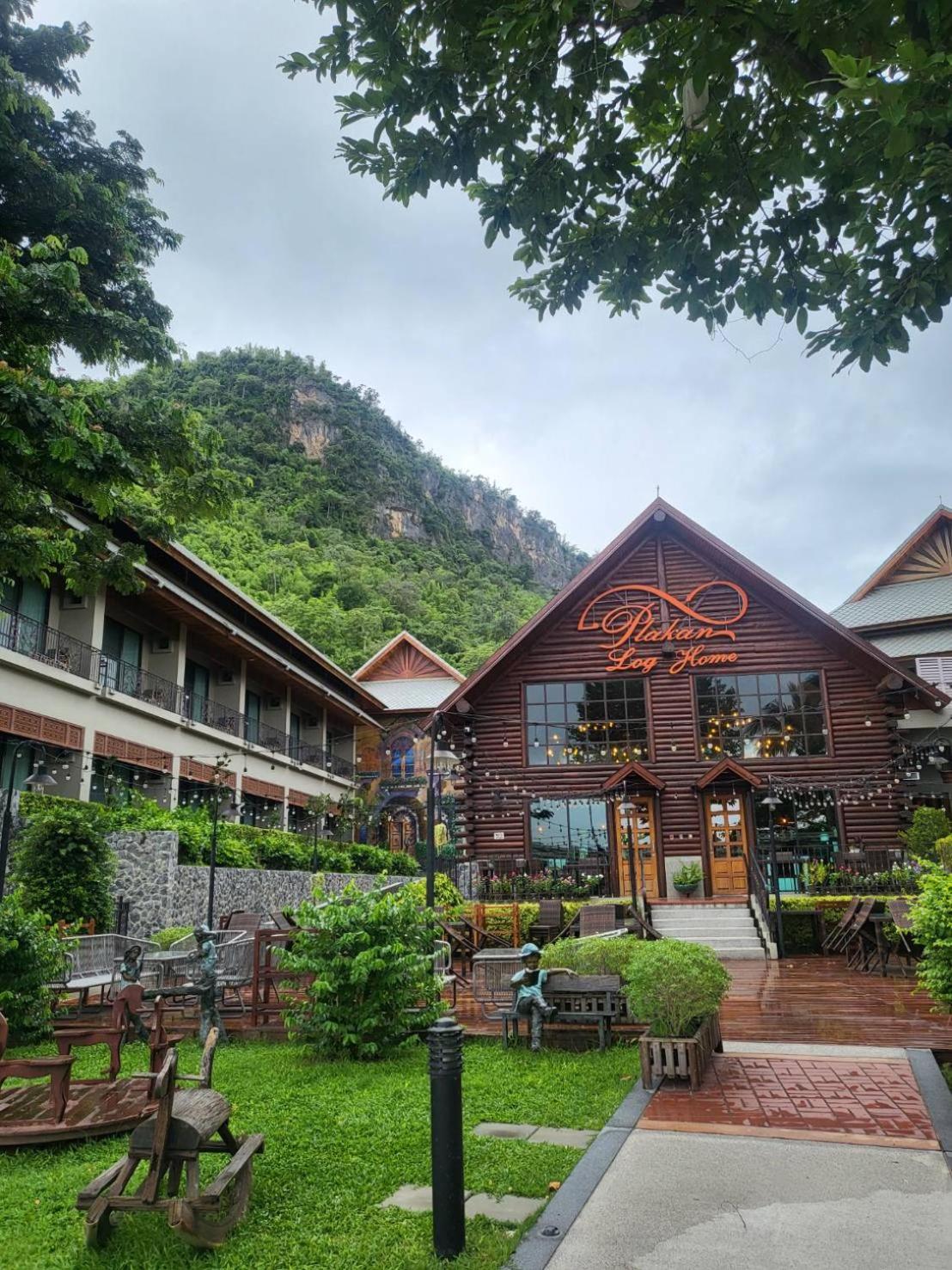 Plakan Resort