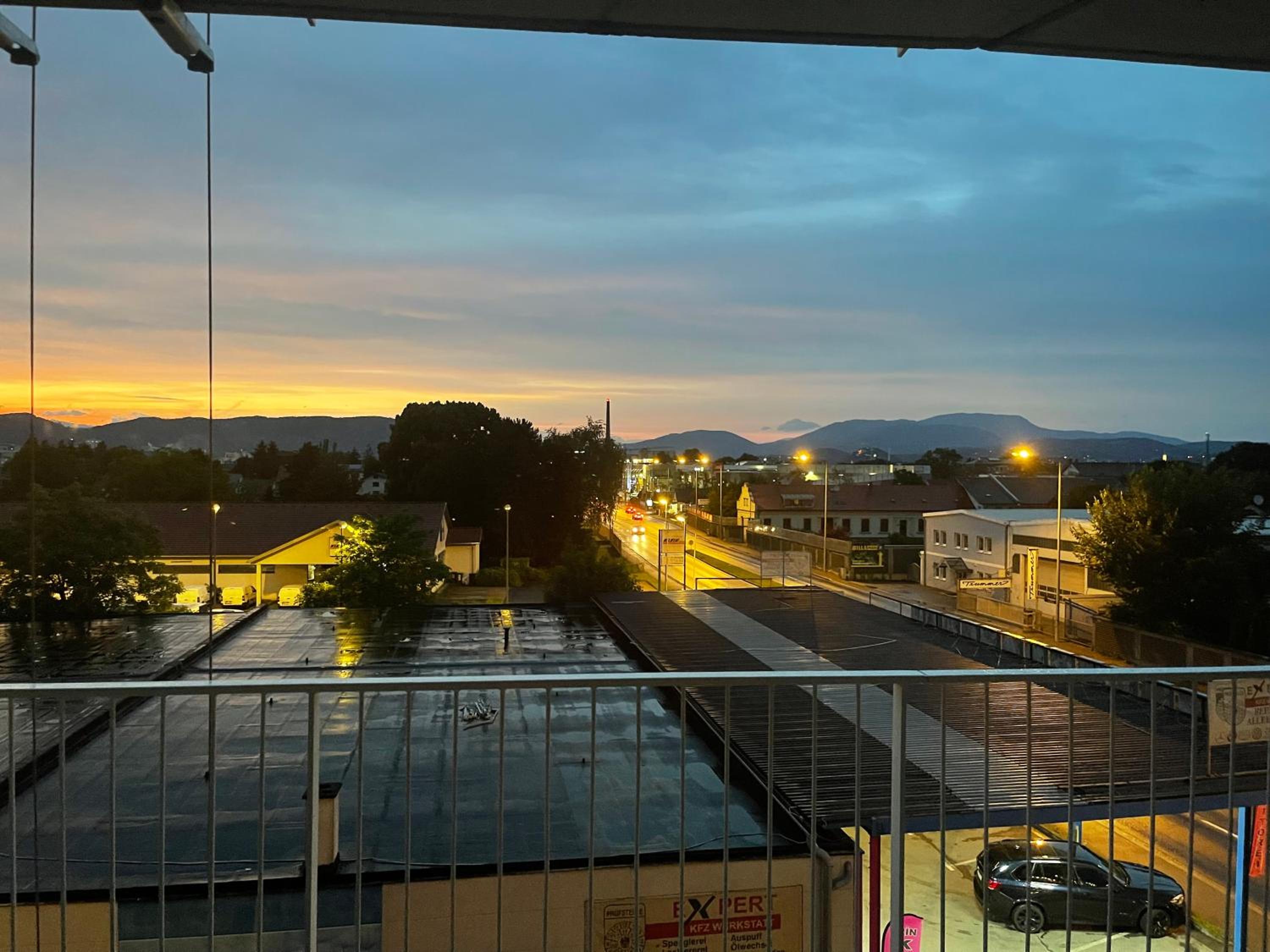 Luxusapartment mit 40 qm Terrasse, E-Parkplatz und Parkplatz