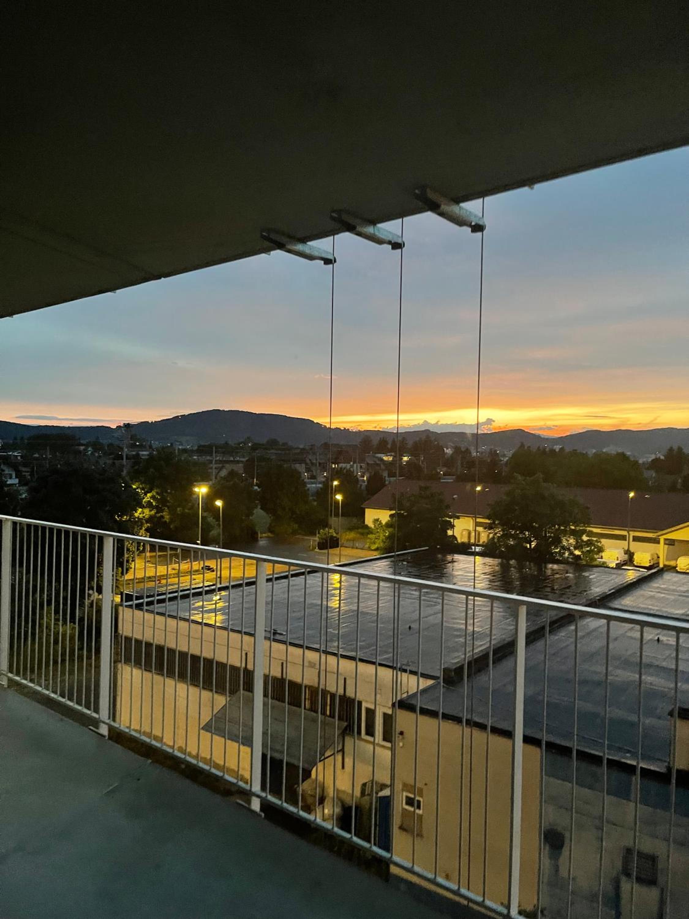 Luxusapartment mit 40 qm Terrasse, E-Parkplatz und Parkplatz
