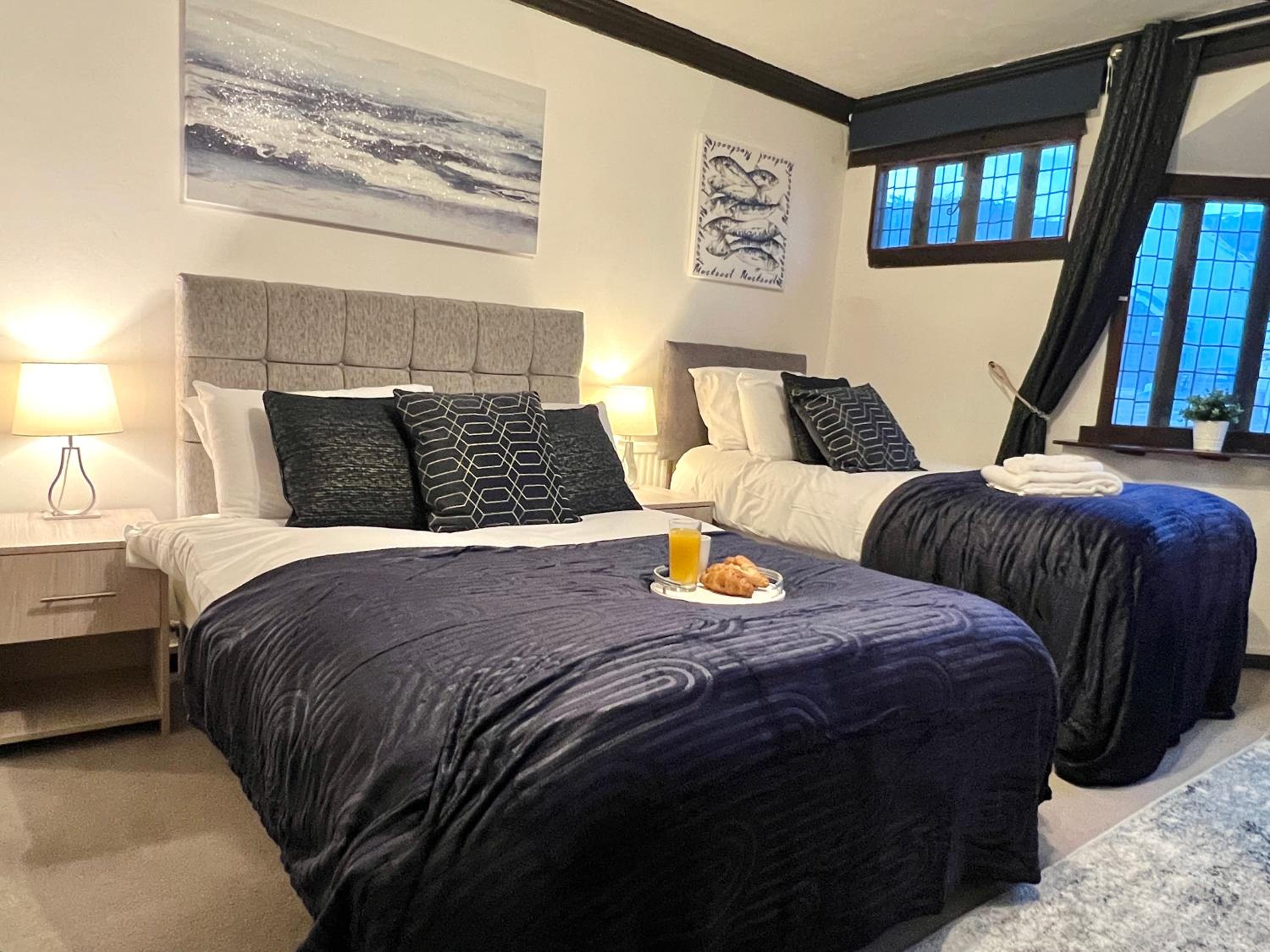 Duchess Apartments Serviced 3BR Apartment in Colchester Perfect for Contractors,Temporary Housing, Relocations,Free Wifi, Secure Parking view 2