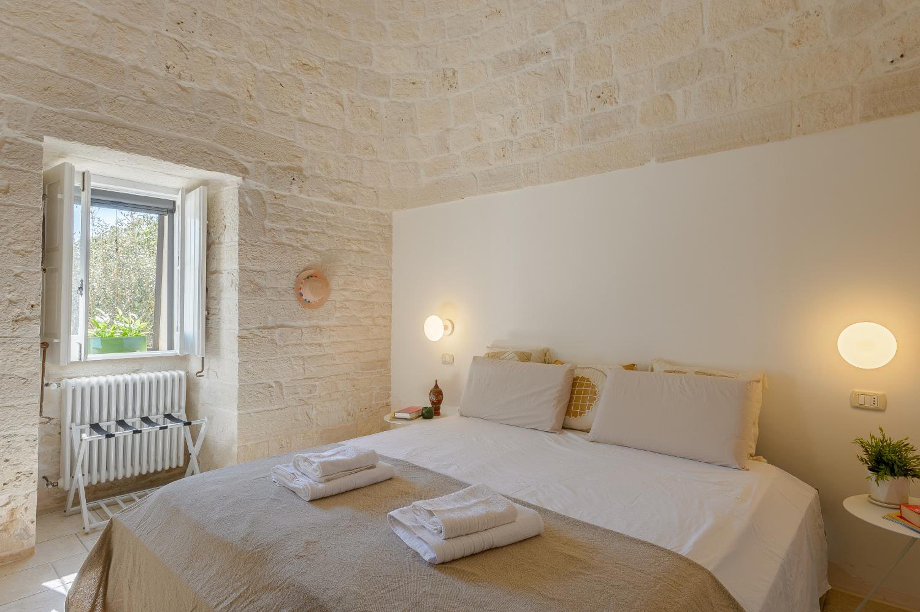 Trulli Nigri Holidays with private swimming pool