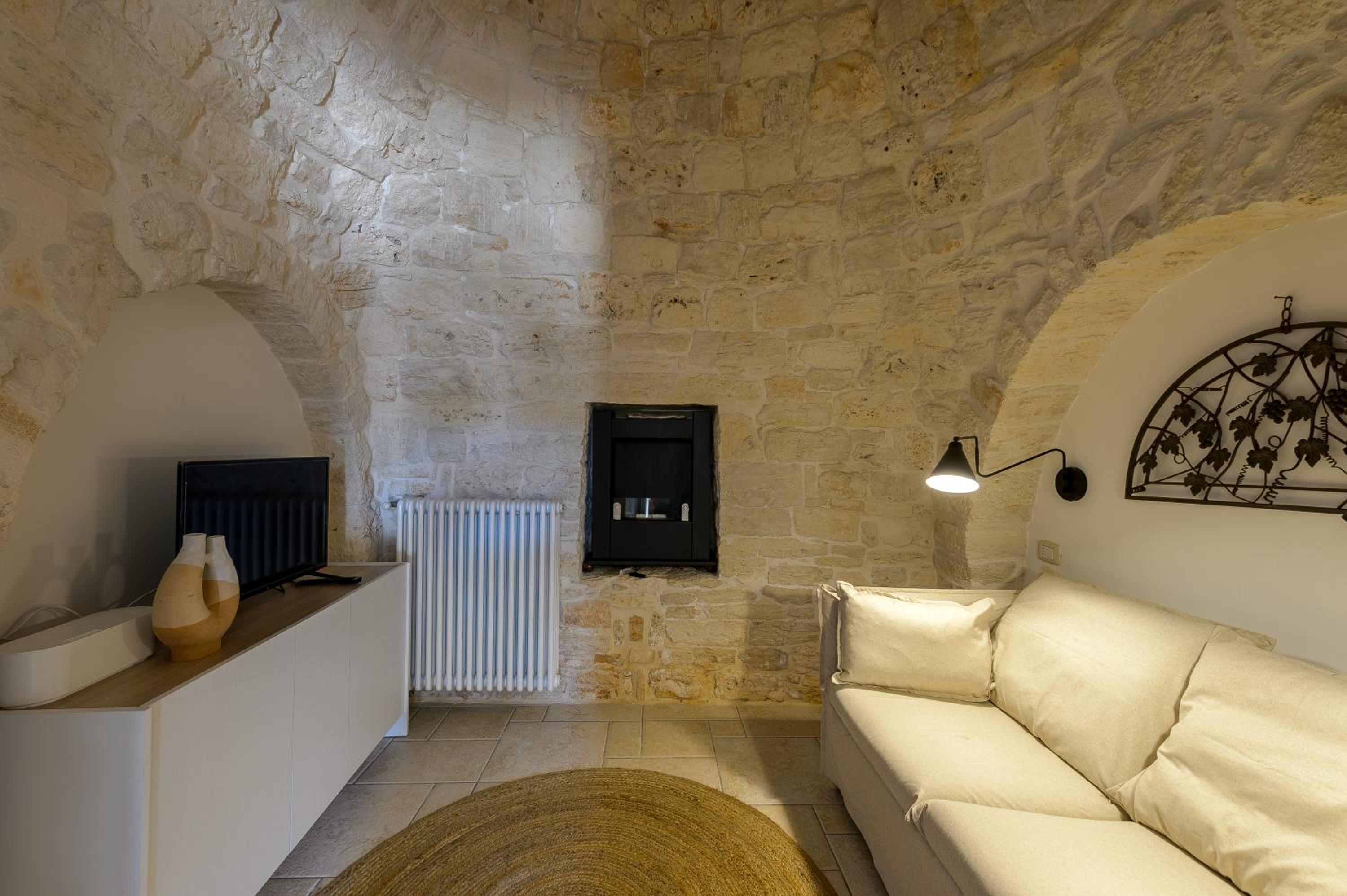 Trulli Nigri Holidays with private swimming pool