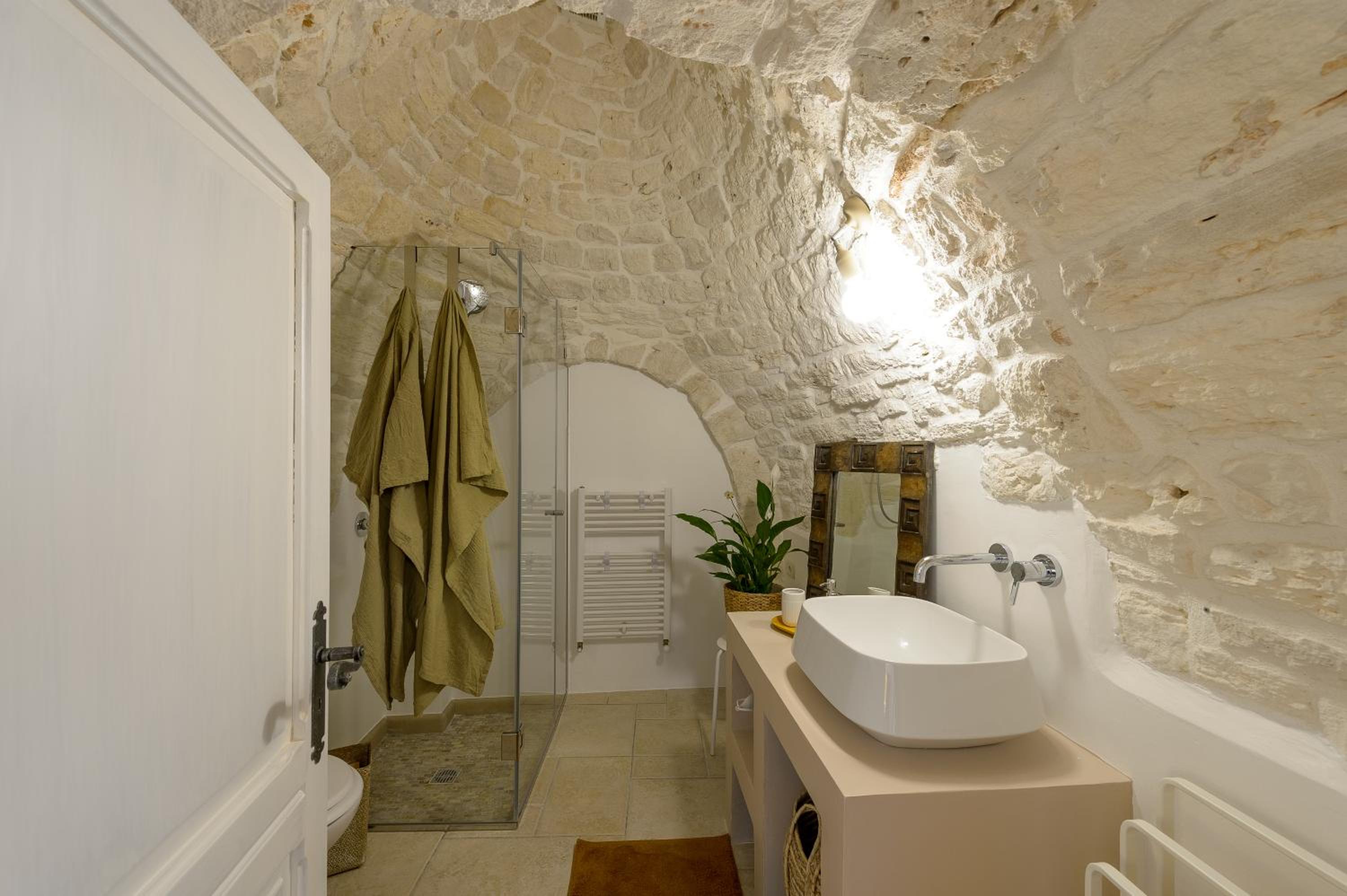 Trulli Nigri Holidays with private swimming pool