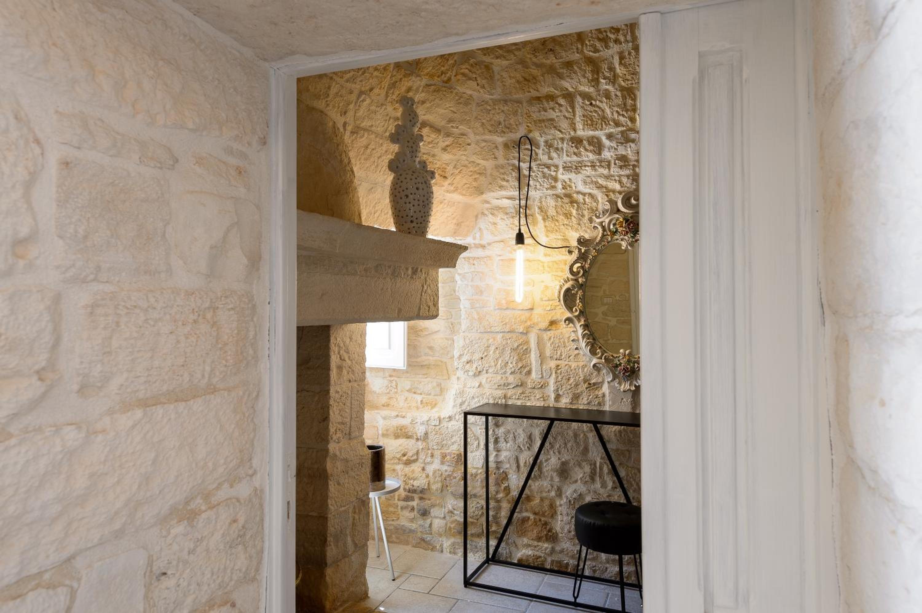 Trulli Nigri Holidays with private swimming pool