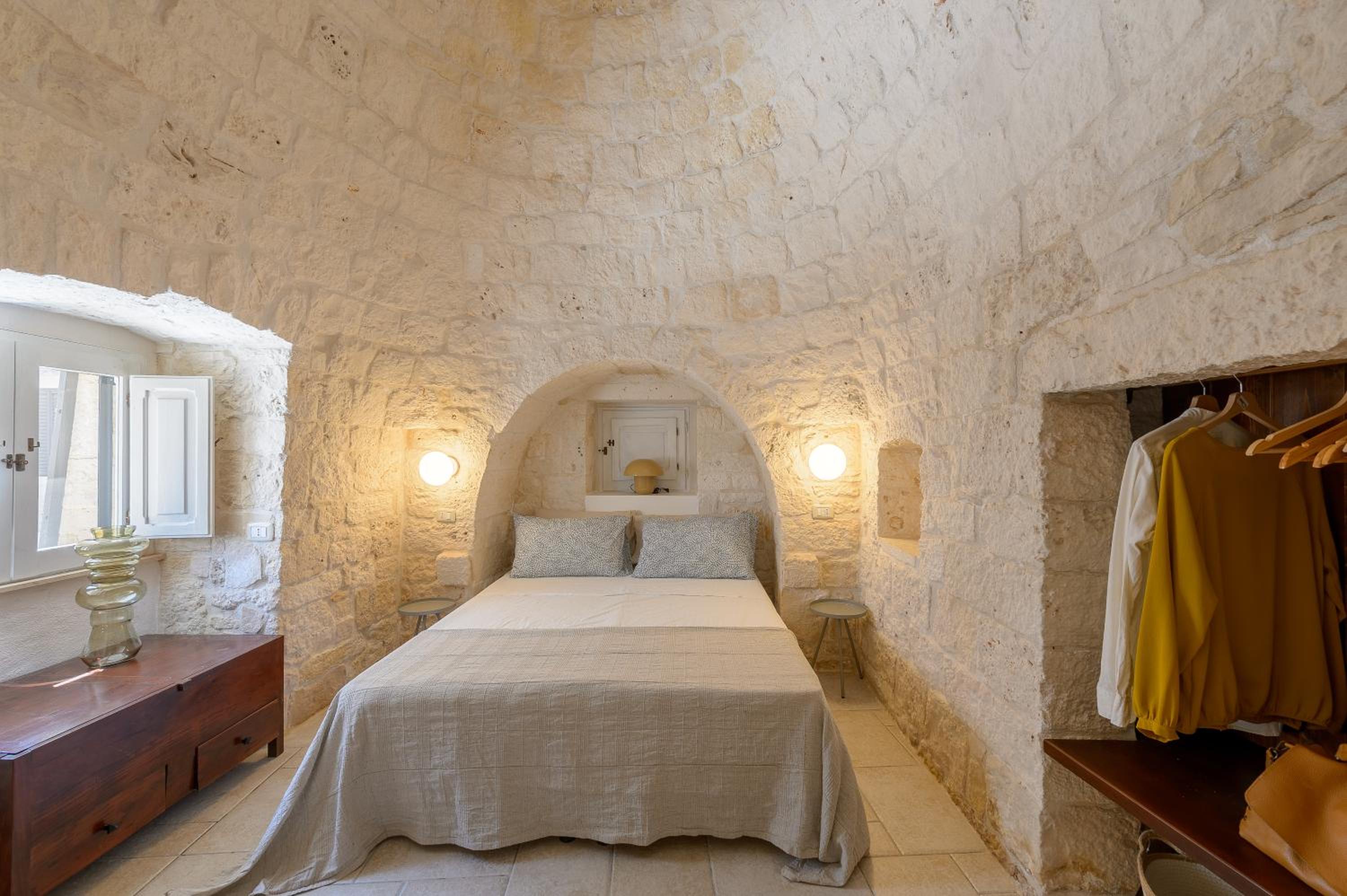 Trulli Nigri Holidays with private swimming pool