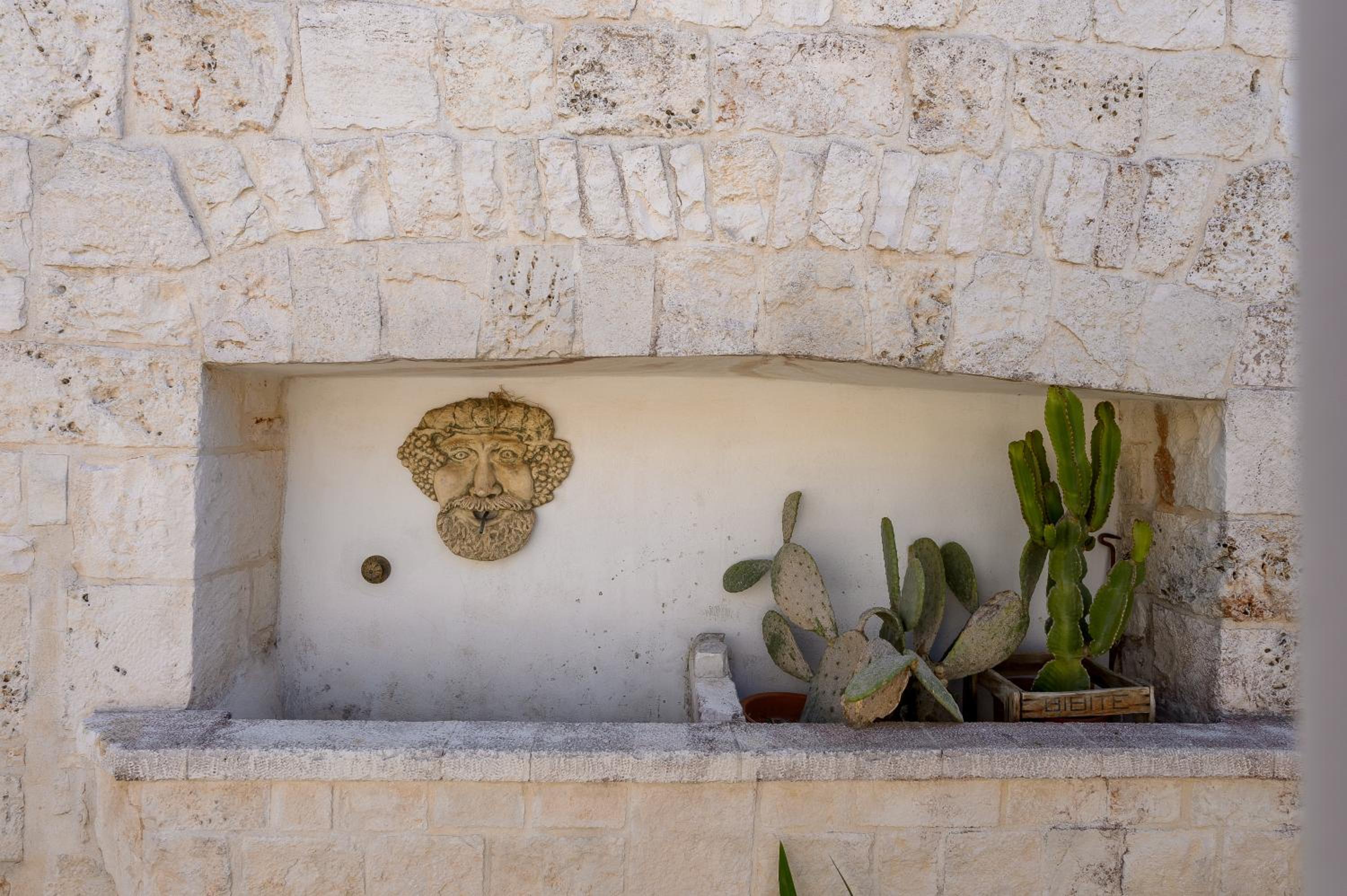 Trulli Nigri Holidays with private swimming pool