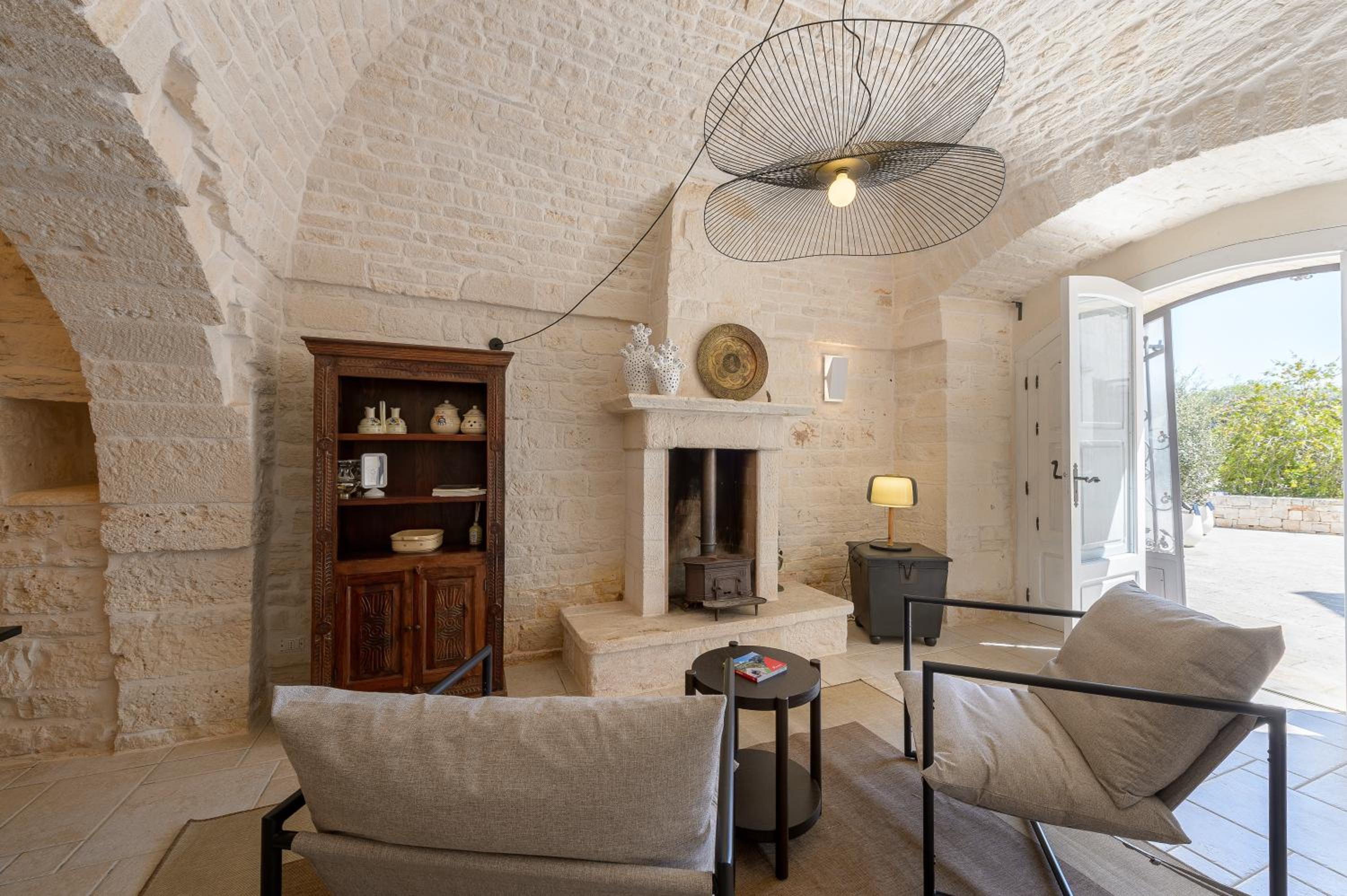 Trulli Nigri Holidays with private swimming pool