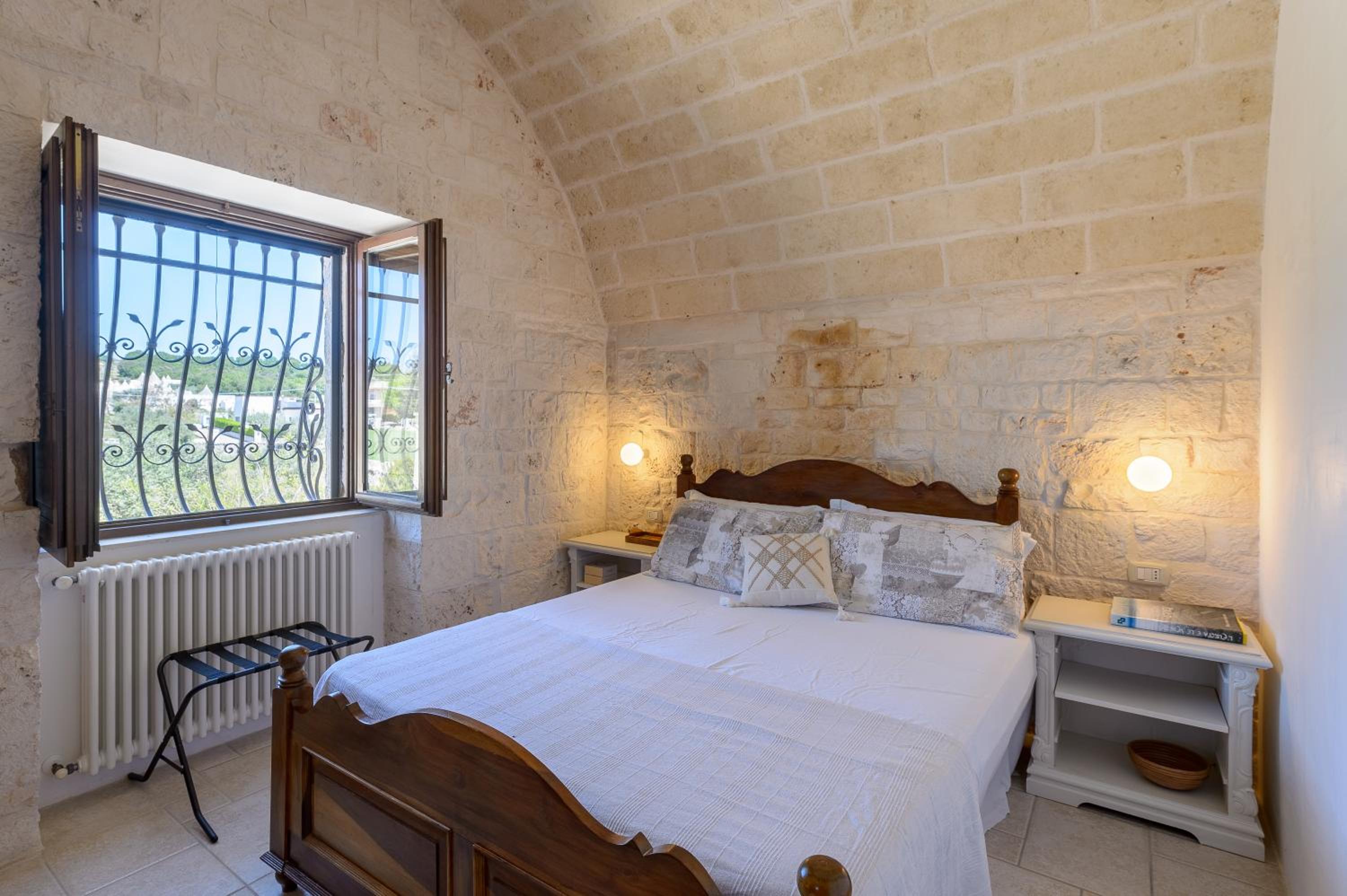 Trulli Nigri Holidays with private swimming pool