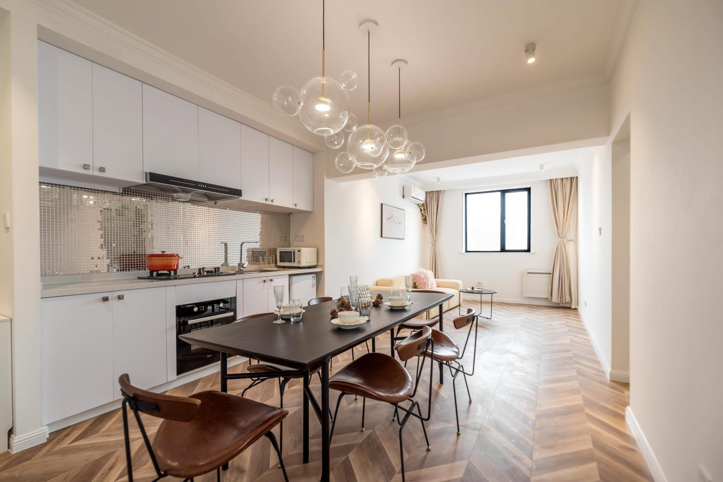 Shanghai Hills&Serendipity Coloured Glaze Family Homestay with 2 Bedrooms Near Line1&2 People Square