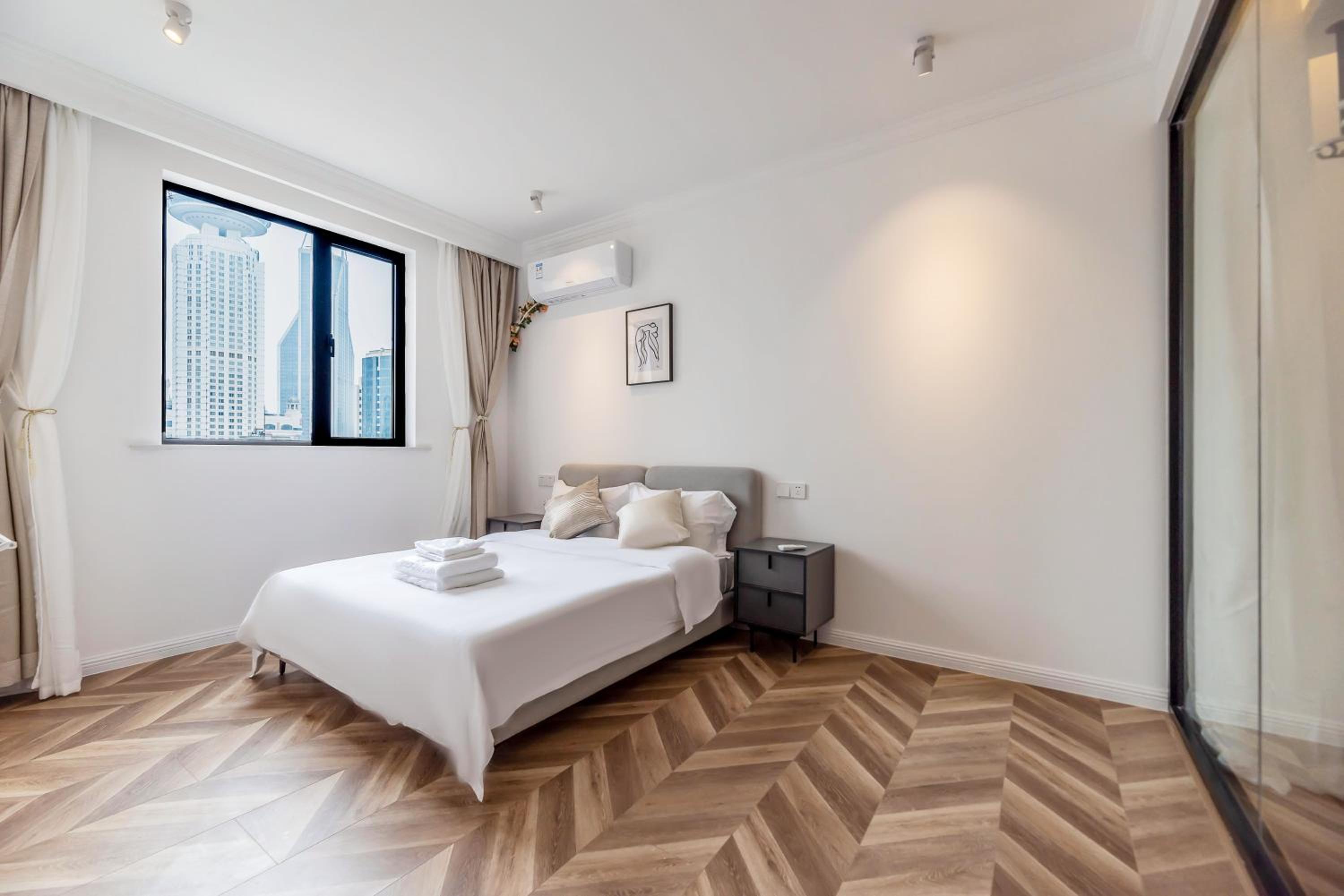 Shanghai Hills&Serendipity Coloured Glaze Family Homestay with 2 Bedrooms Near Line1&2 People Square