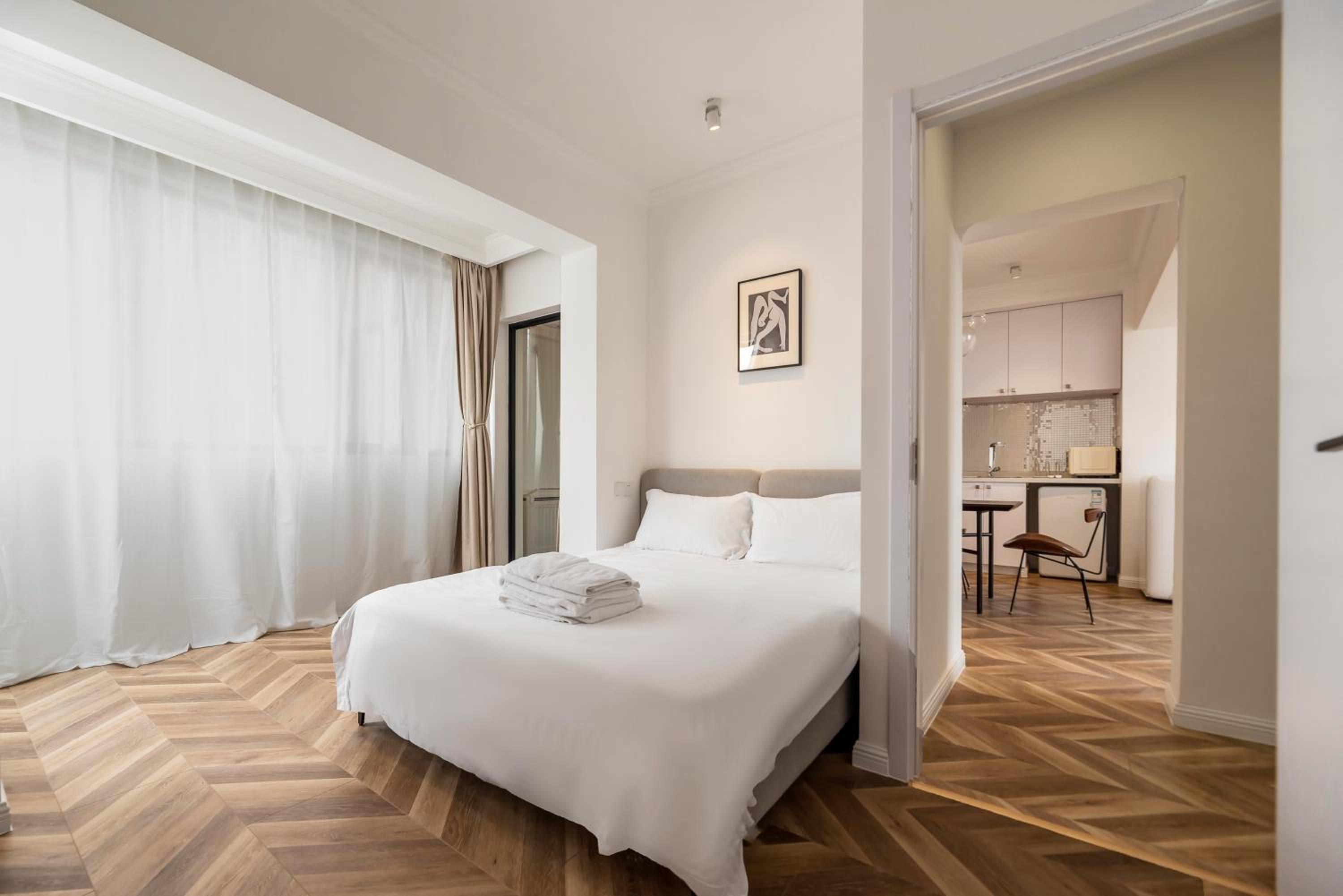 Shanghai Hills&Serendipity Coloured Glaze Family Homestay with 2 Bedrooms Near Line1&2 People Square