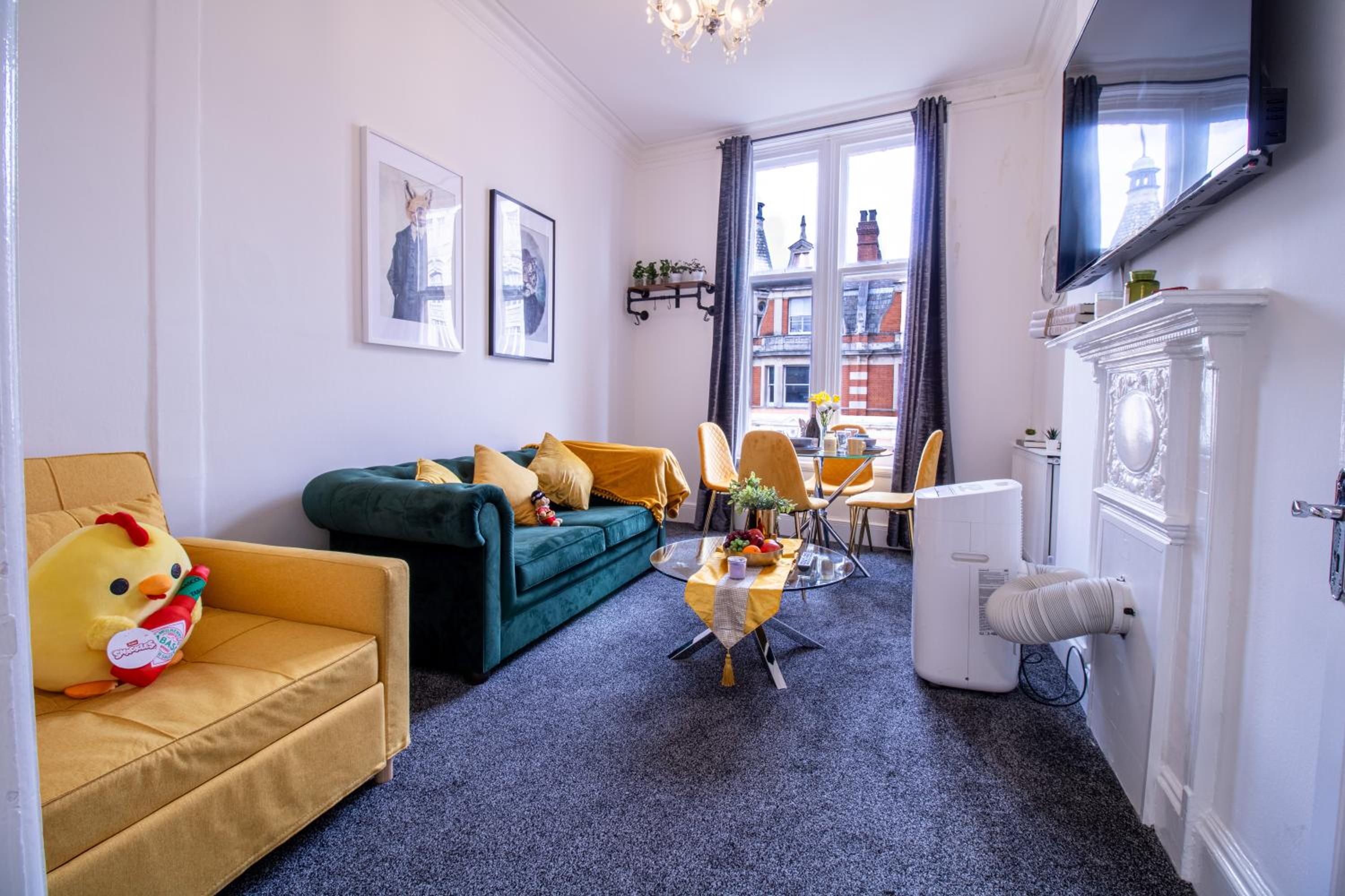 Luxurious Apartments on Oxford Street