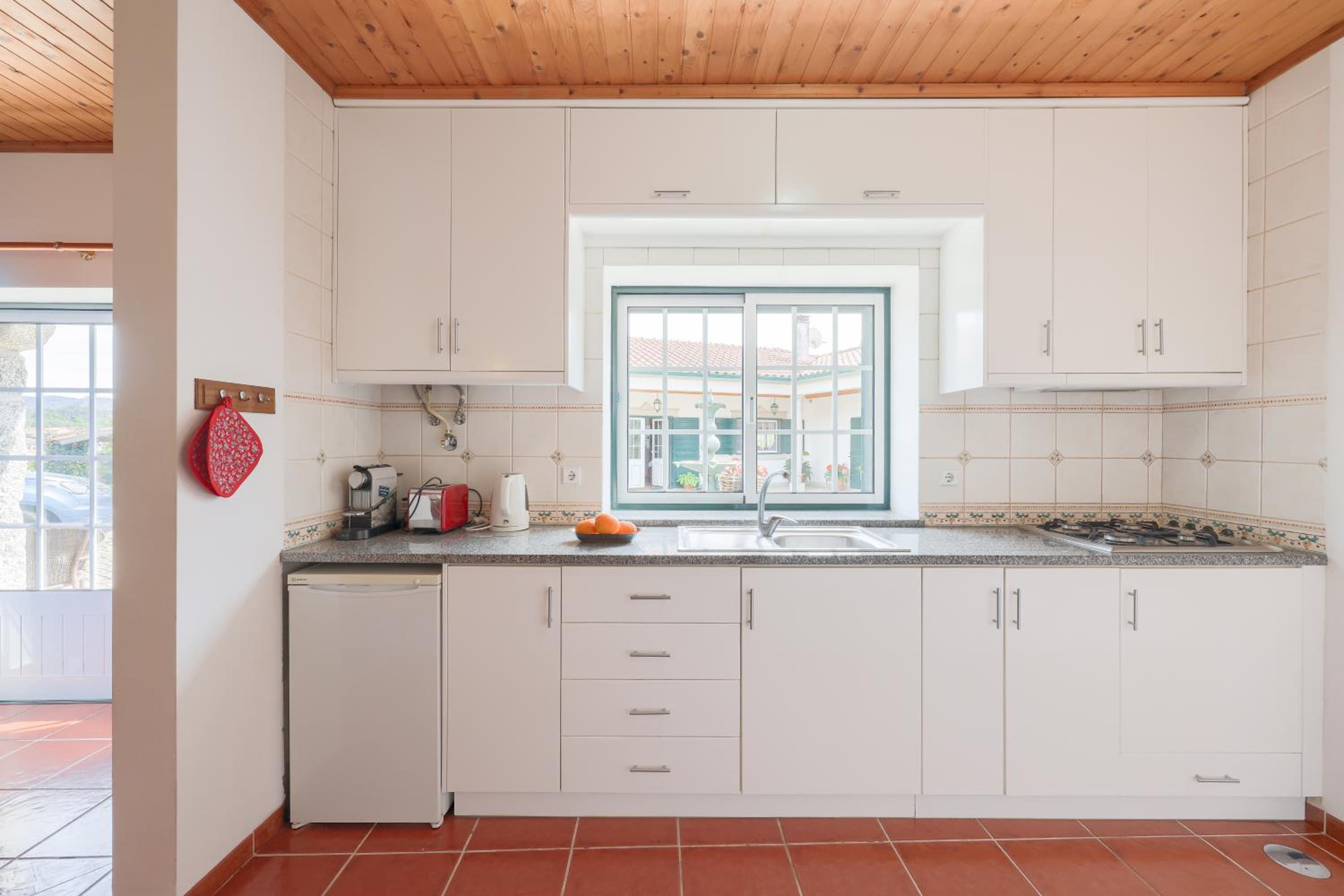 Charming granite cottage in beautiful surroundings