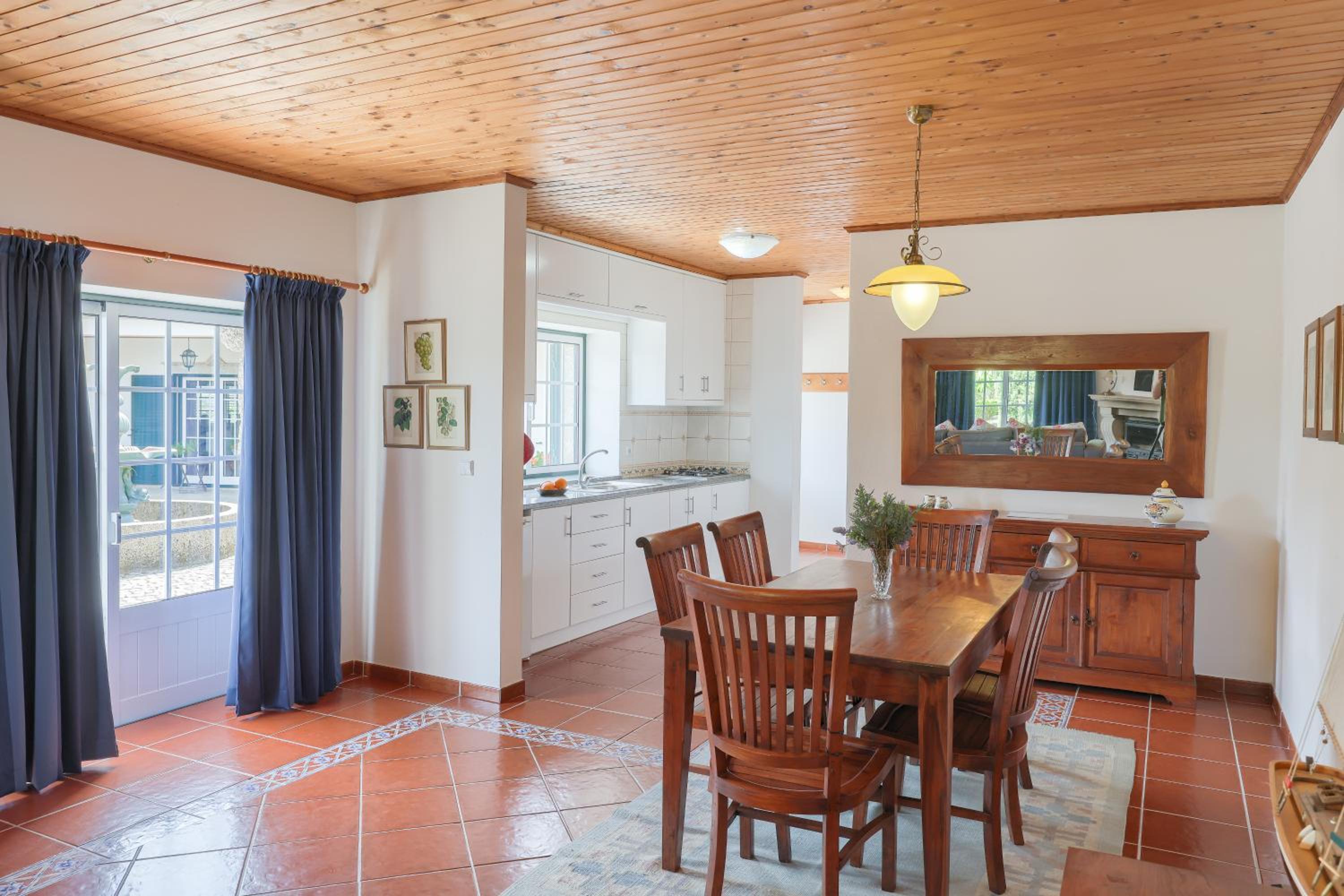 Charming granite cottage in beautiful surroundings