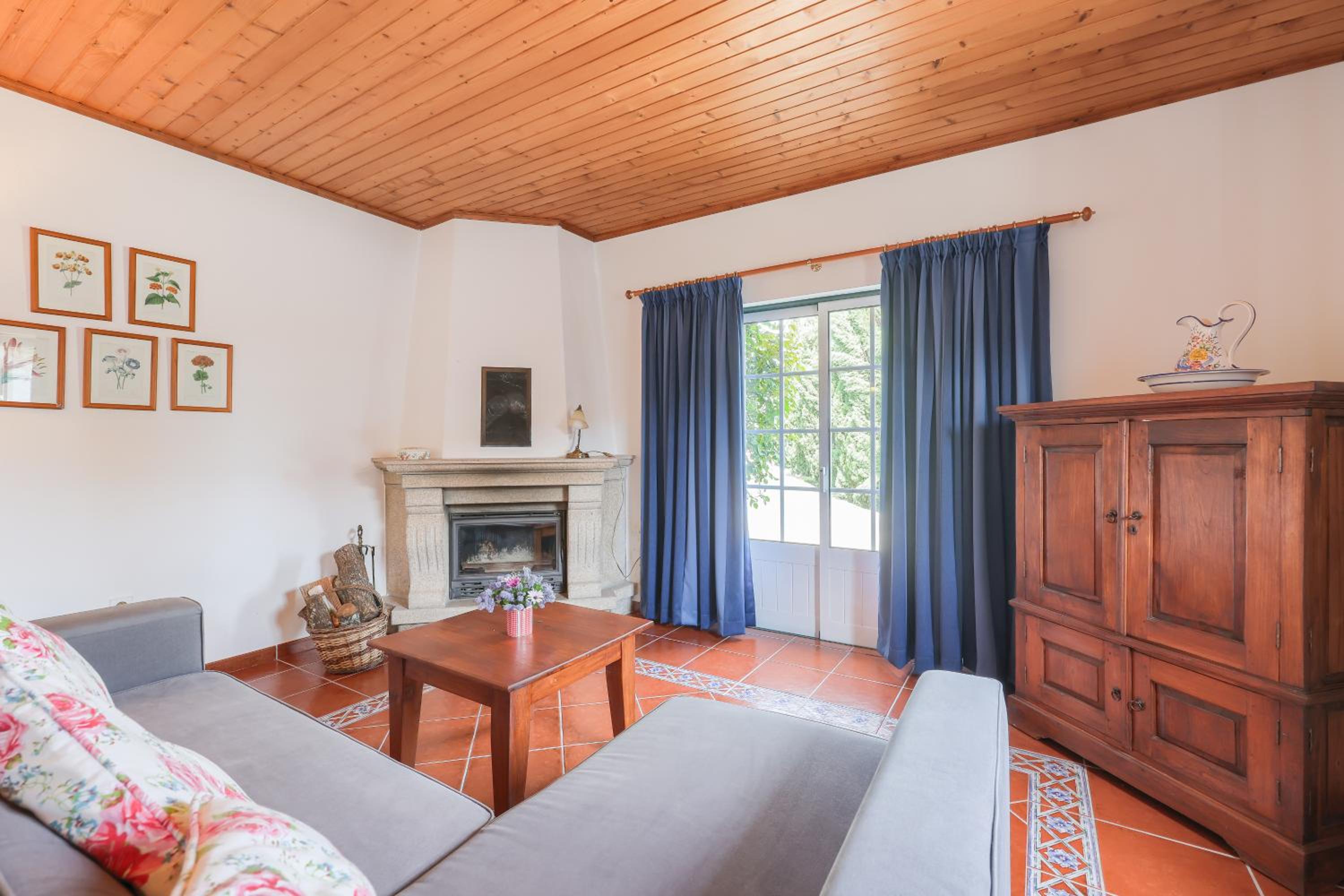 Charming granite cottage in beautiful surroundings