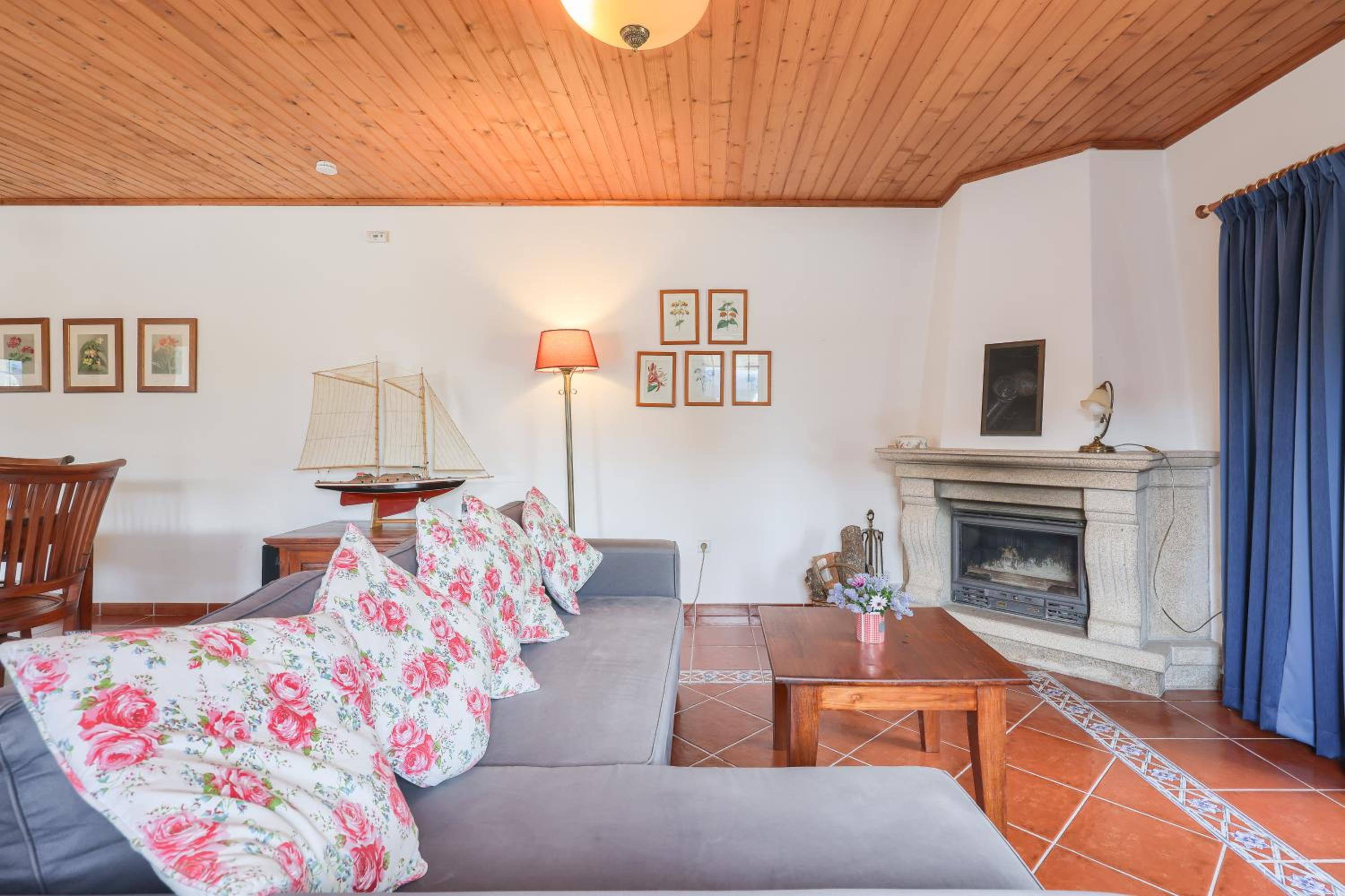 Charming granite cottage in beautiful surroundings