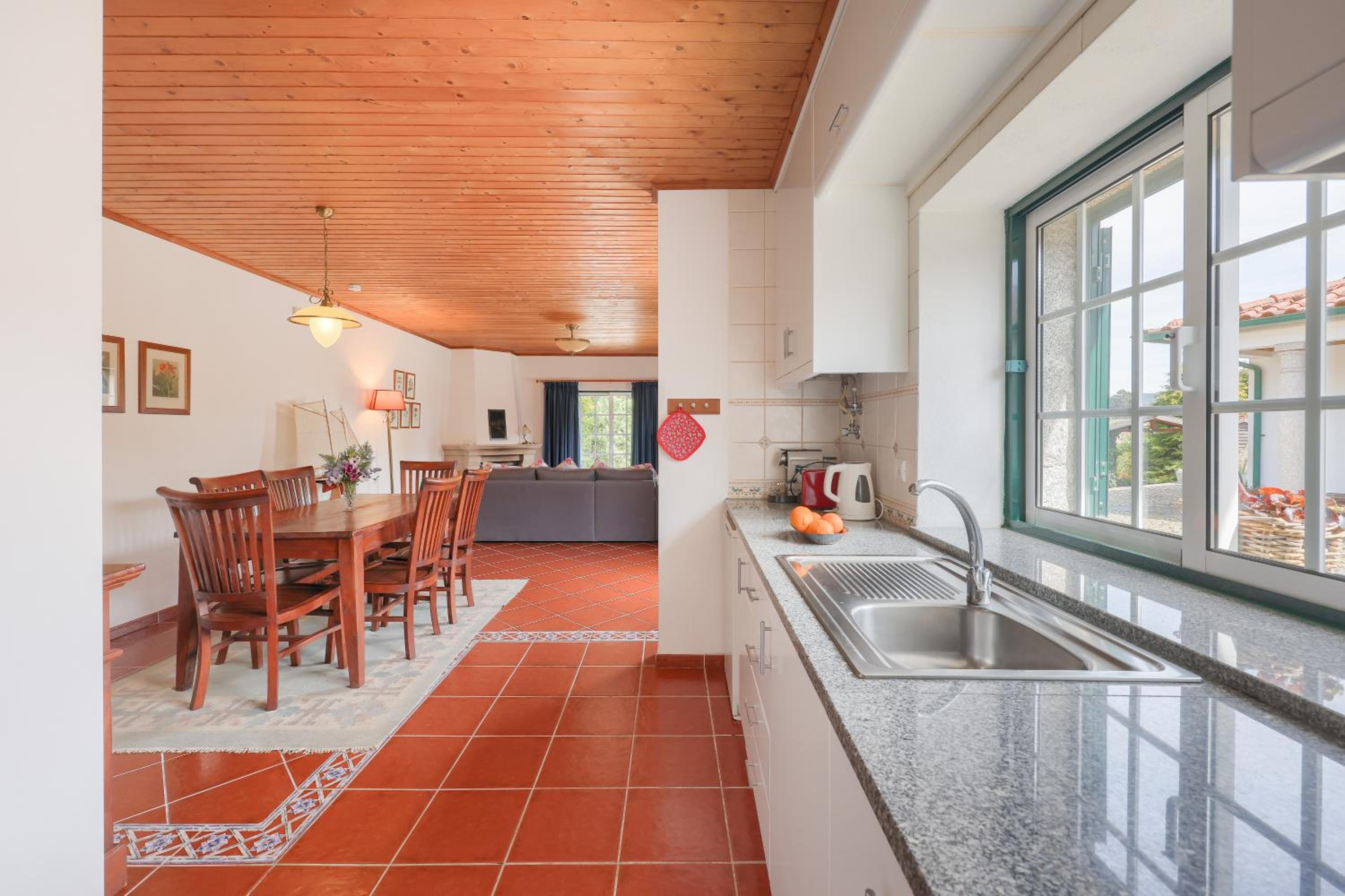 Charming granite cottage in beautiful surroundings