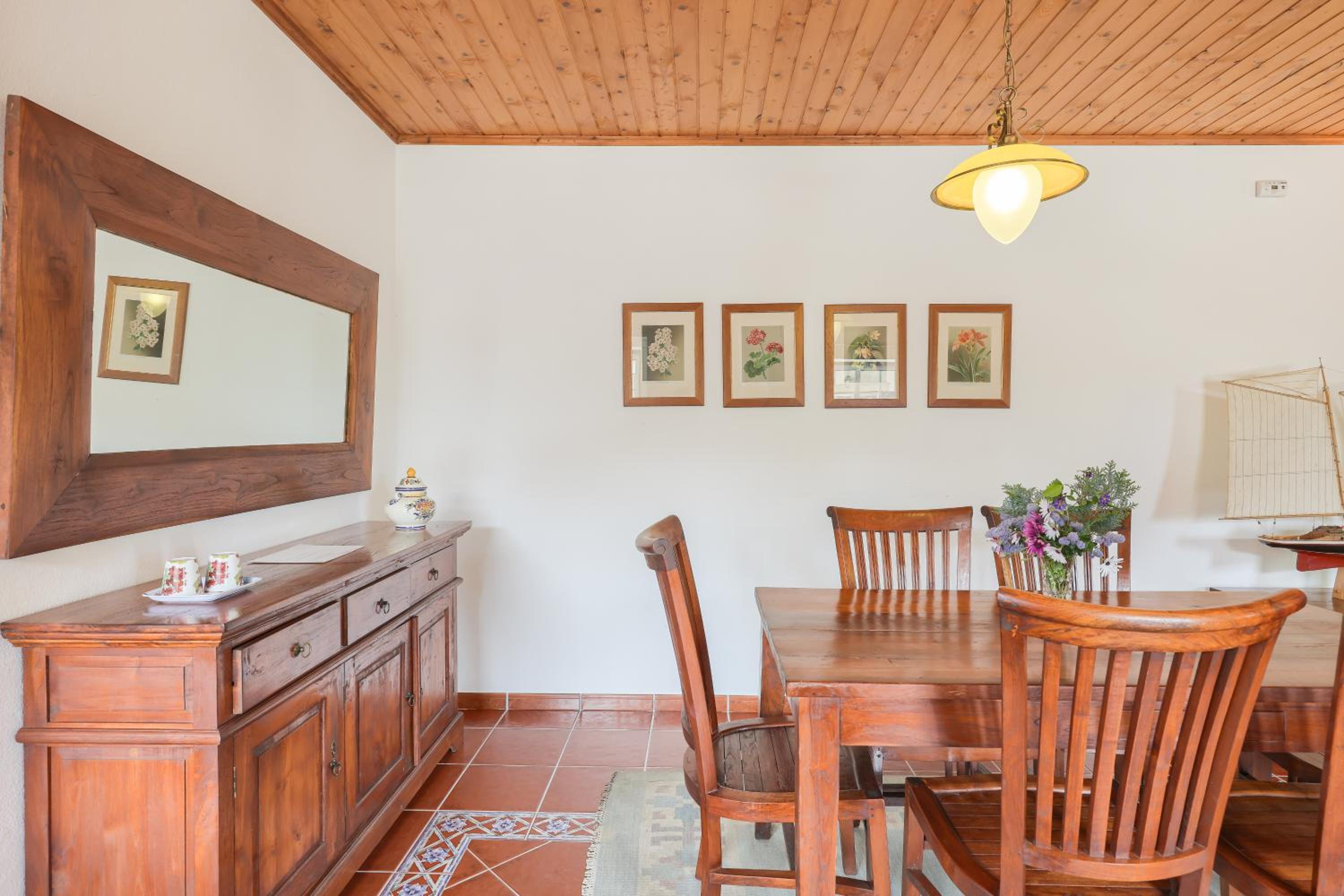 Charming granite cottage in beautiful surroundings