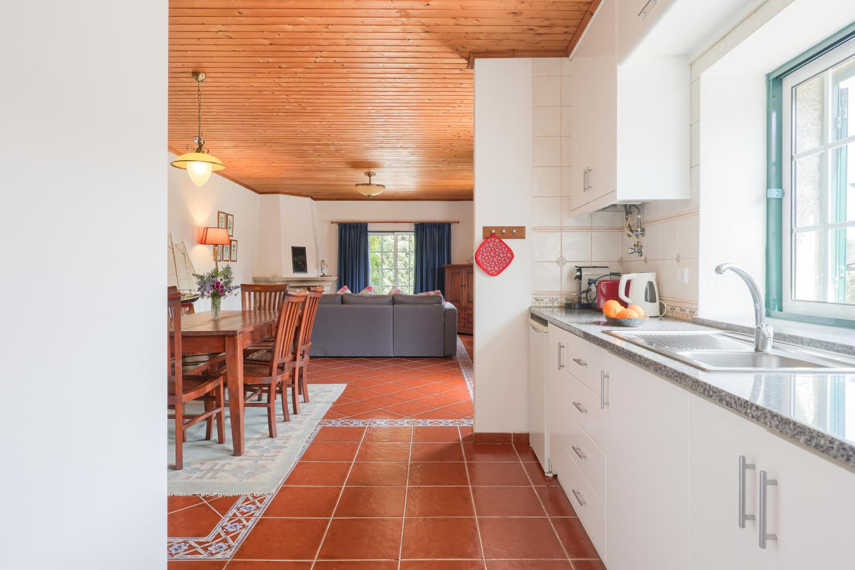 Charming granite cottage in beautiful surroundings