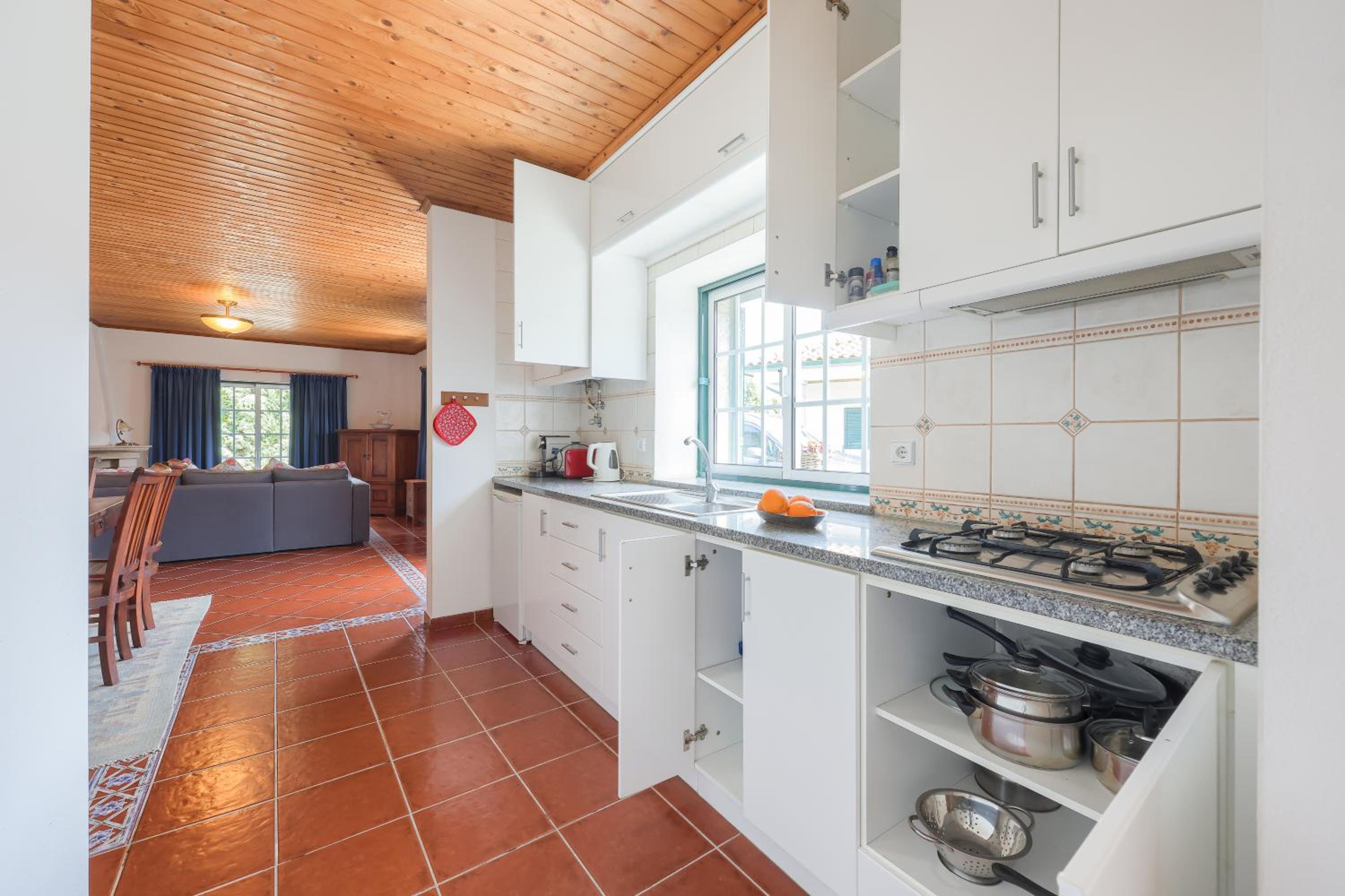 Charming granite cottage in beautiful surroundings