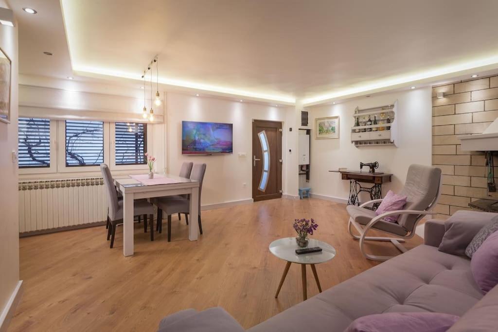 Villa Kety Makarska with pool view 3