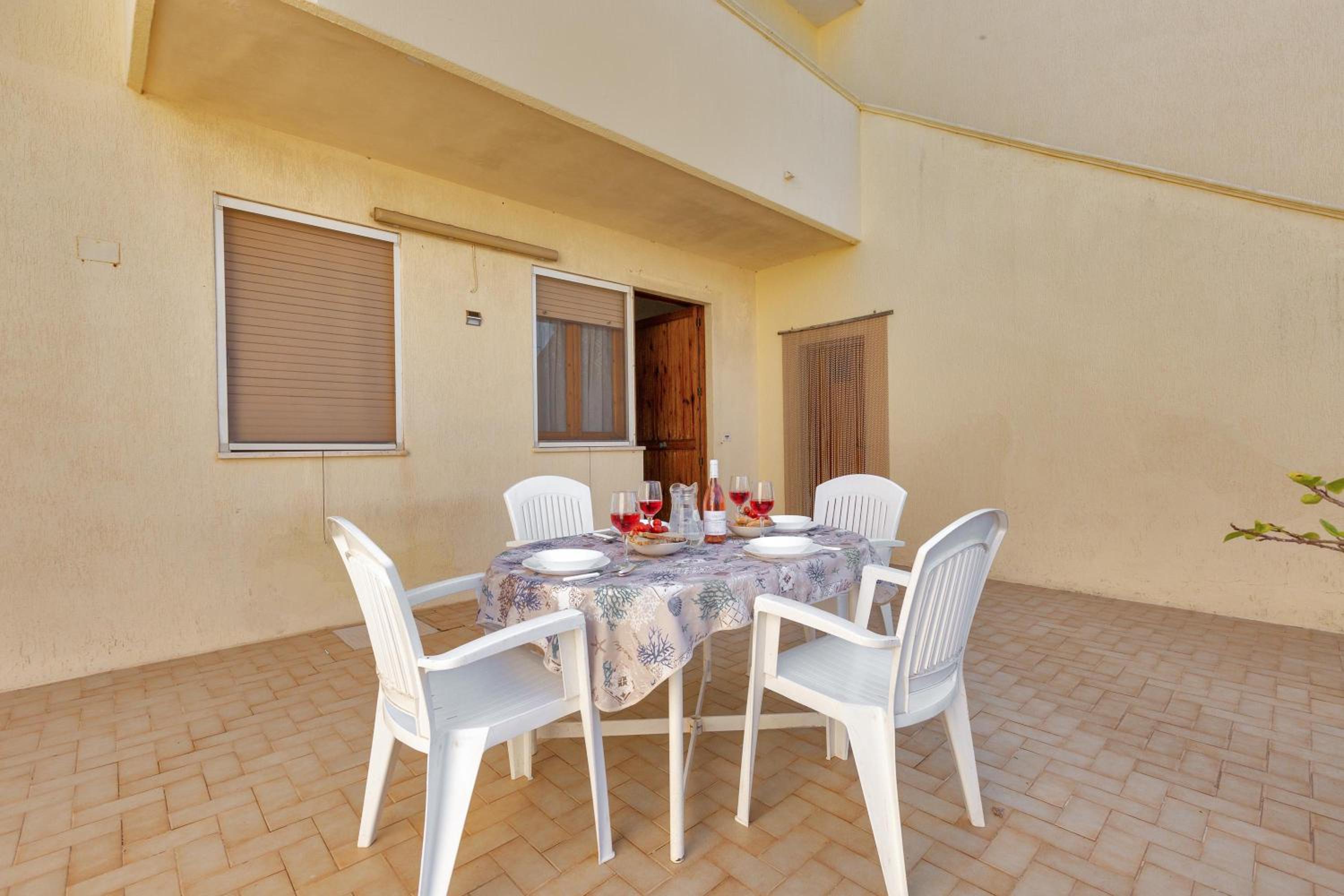 Villino Paradiso by BarbarHouse