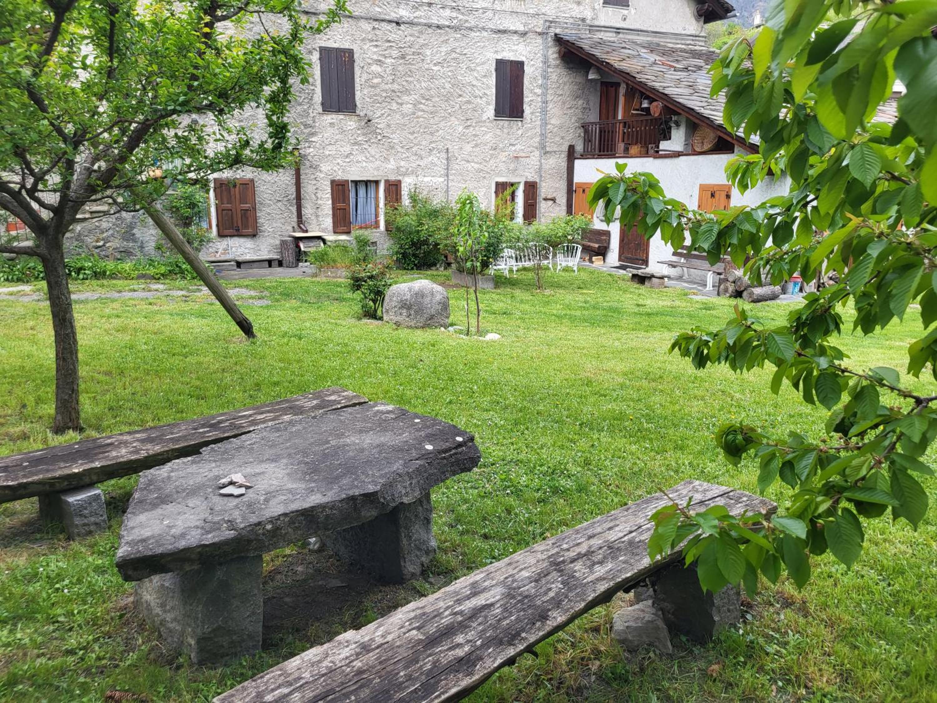 Cretallaz - Rustic chic with castle view, free parking and WiFi view 5