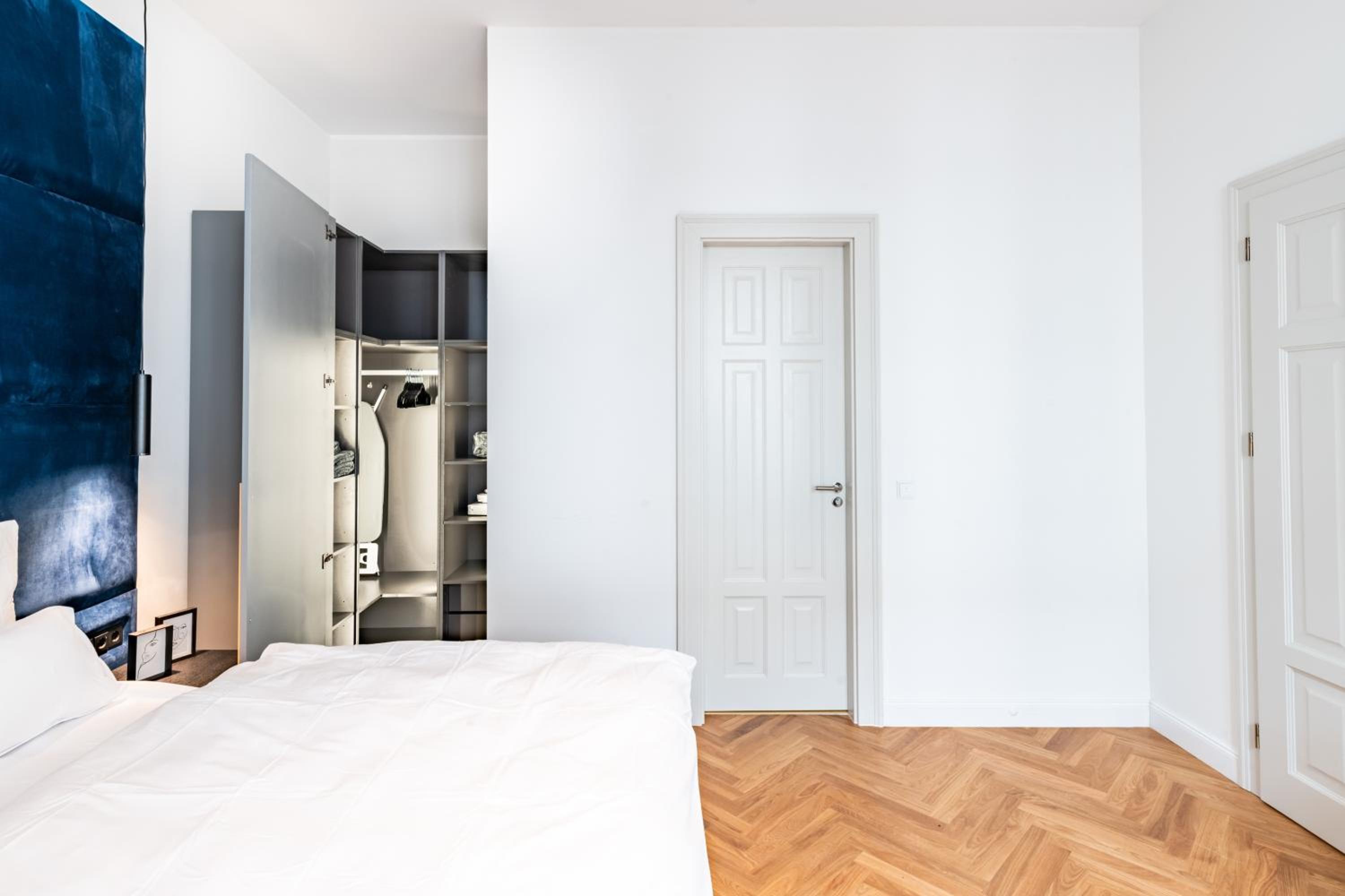 Spacious Apartments In Mitte- Feel The Citycenter