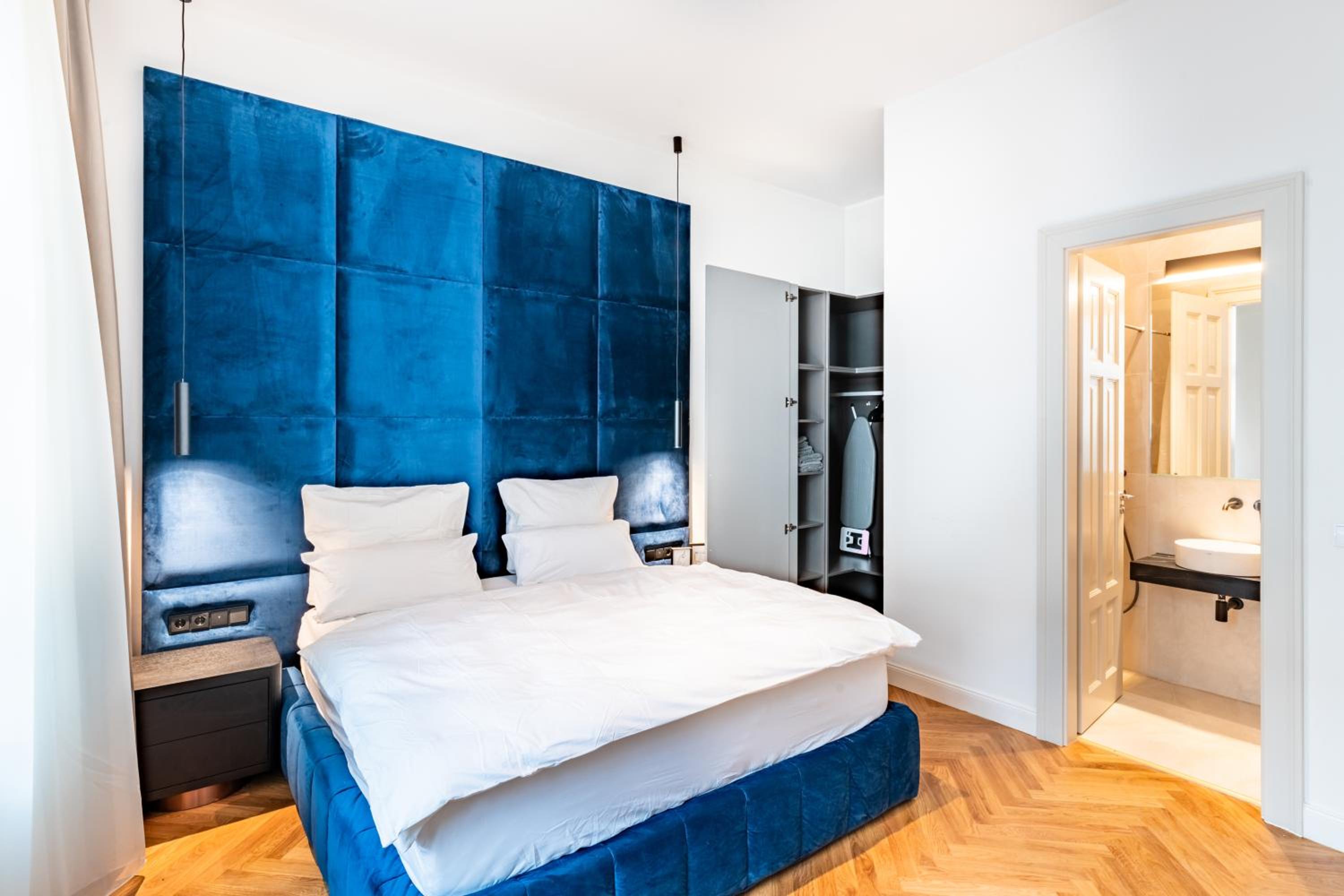 Spacious Apartments In Mitte- Feel The Citycenter