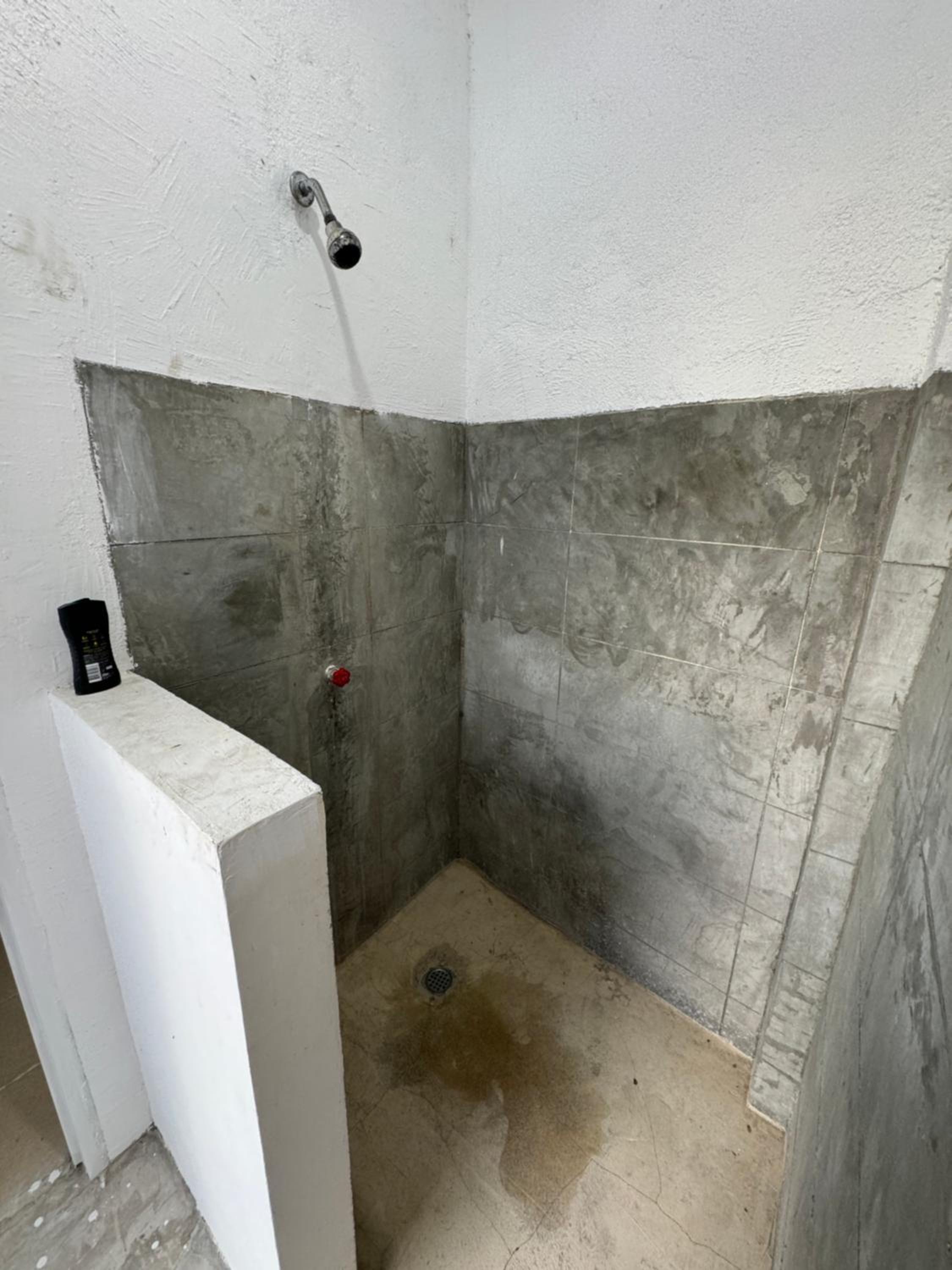 Valencia Pool studio