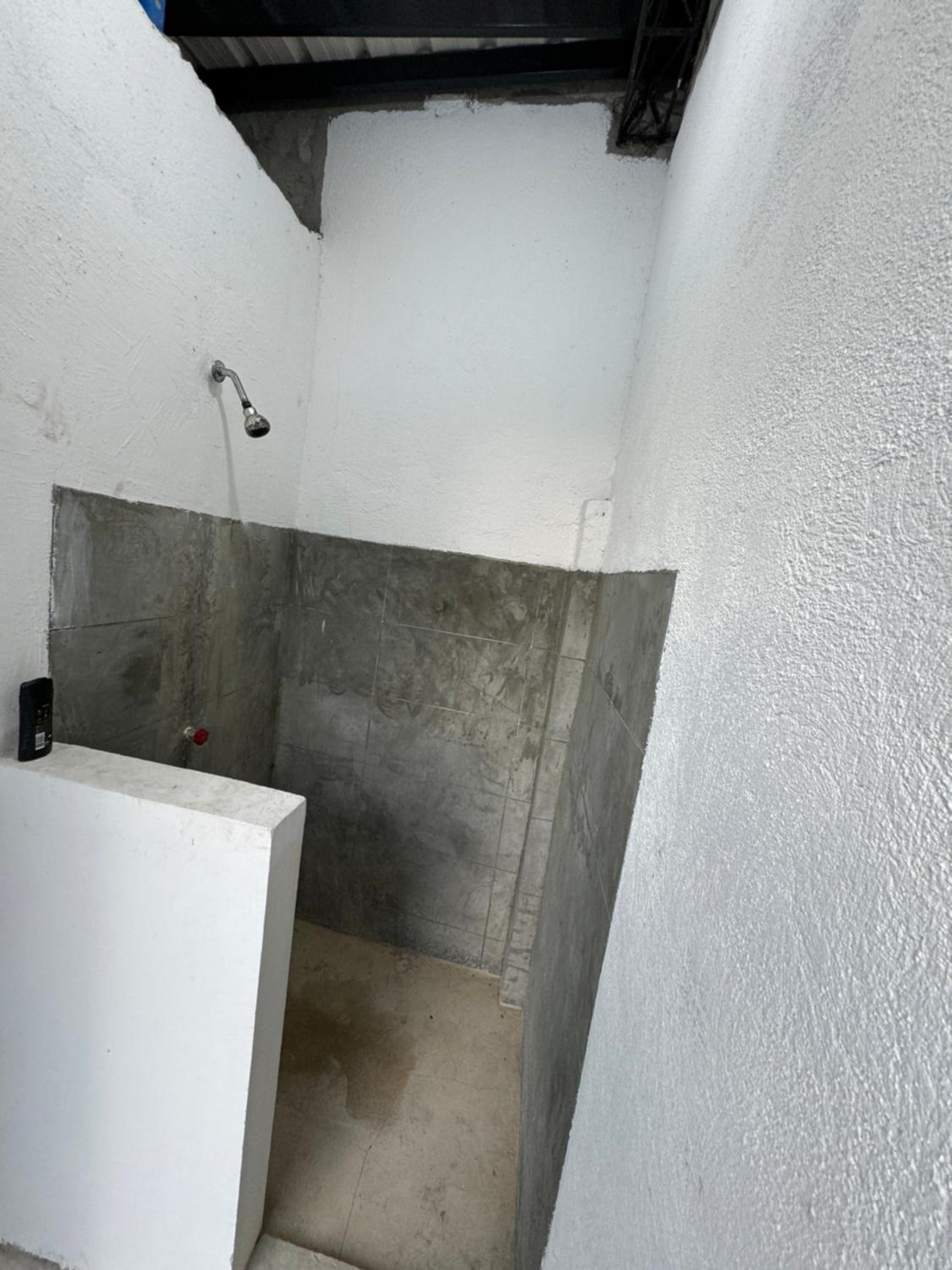 Valencia Pool studio