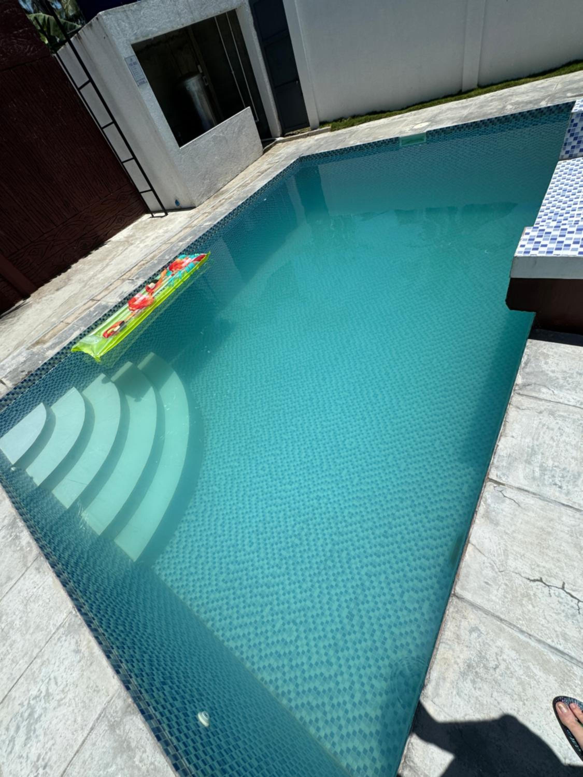 Valencia Pool studio