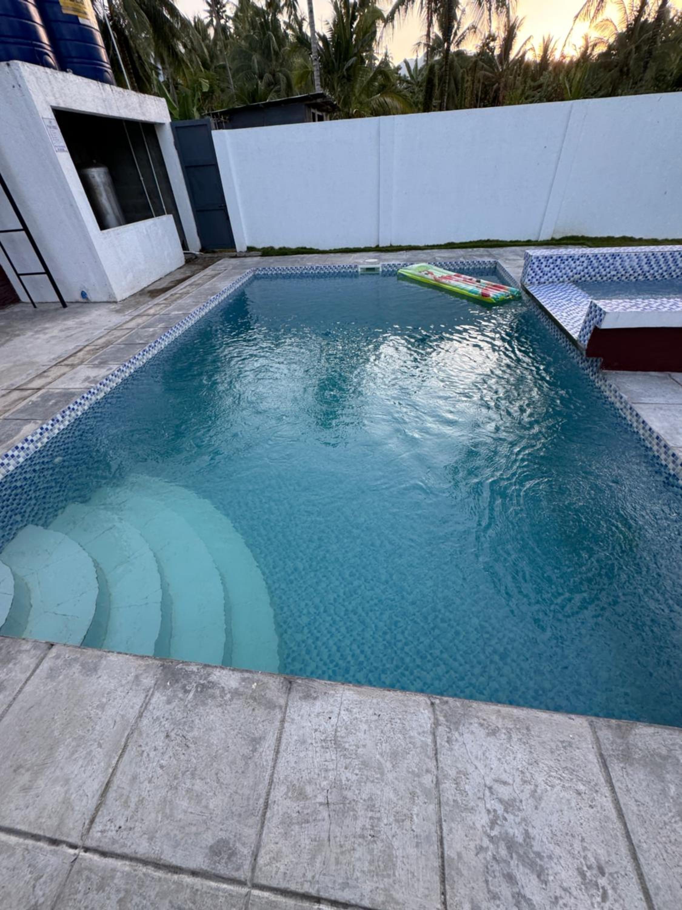Valencia Pool studio