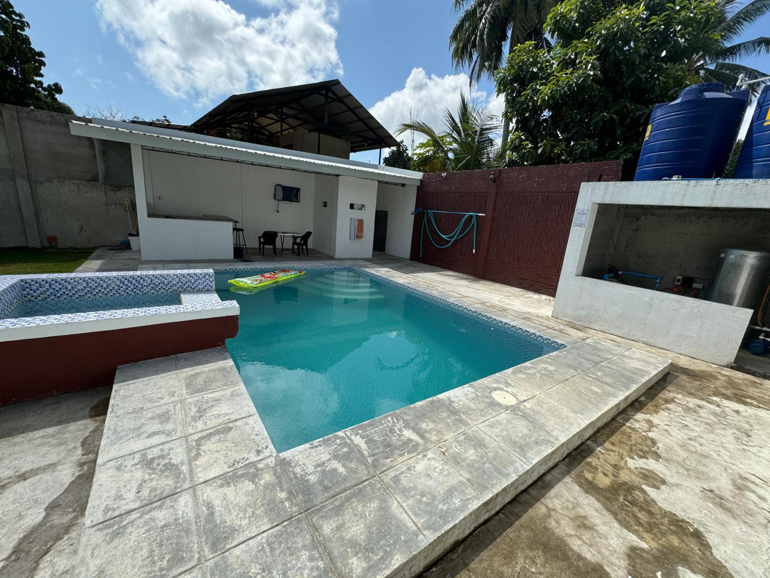 Valencia Pool studio