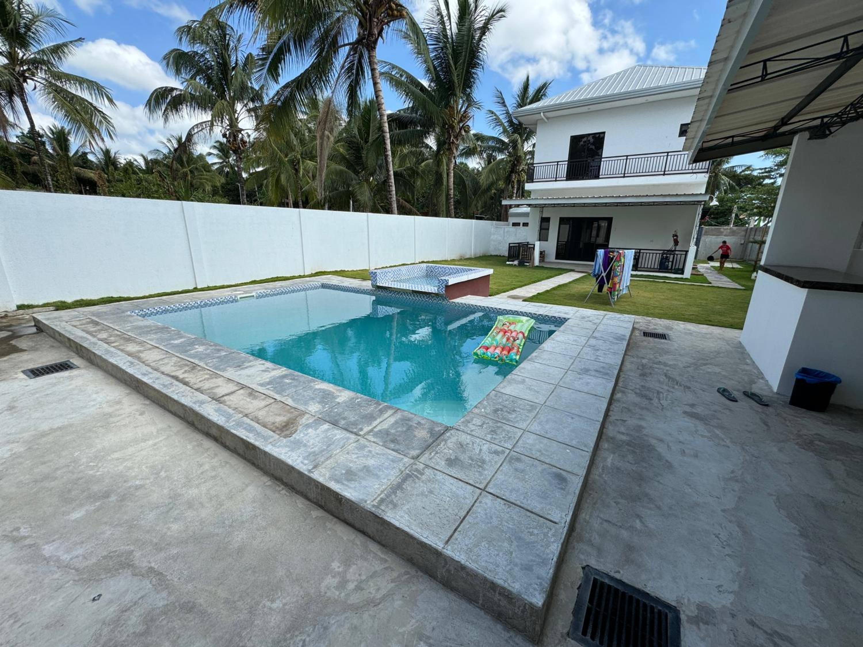 Valencia Pool studio