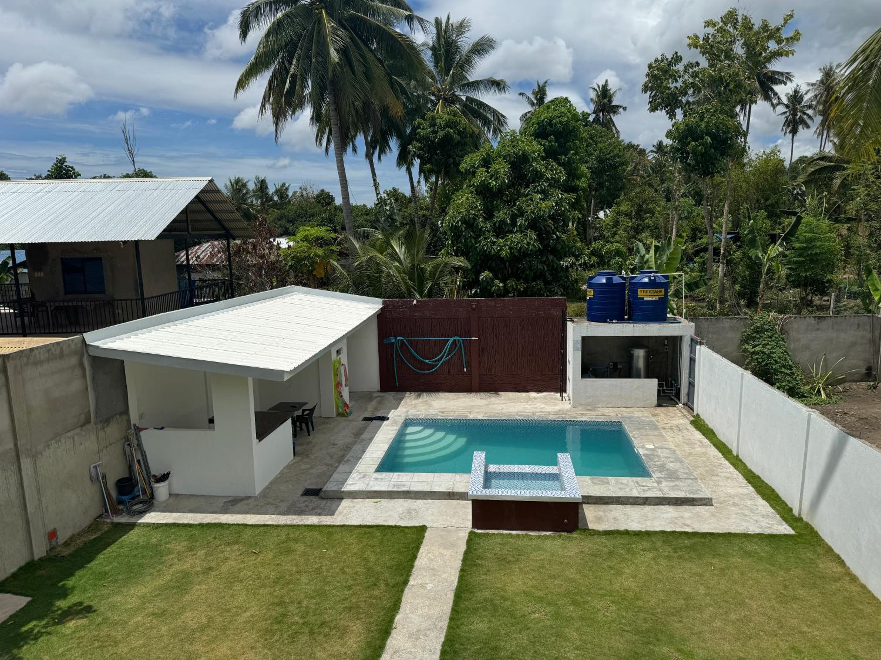 Valencia Pool studio