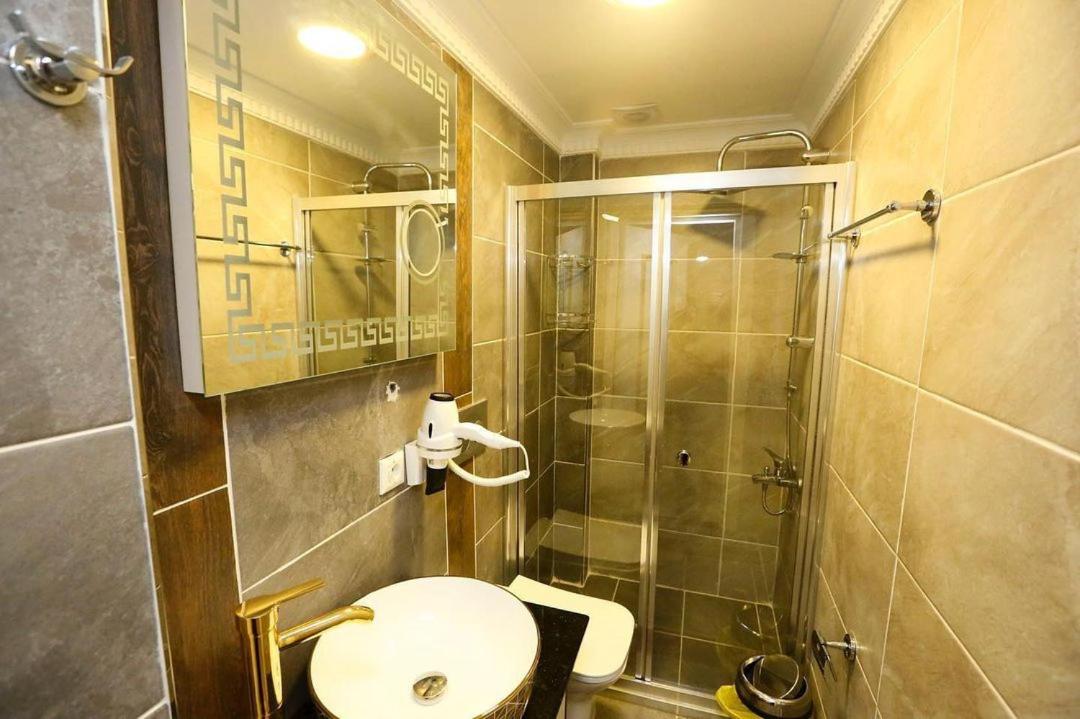 Grand Moon Hotel Suites - Image 9