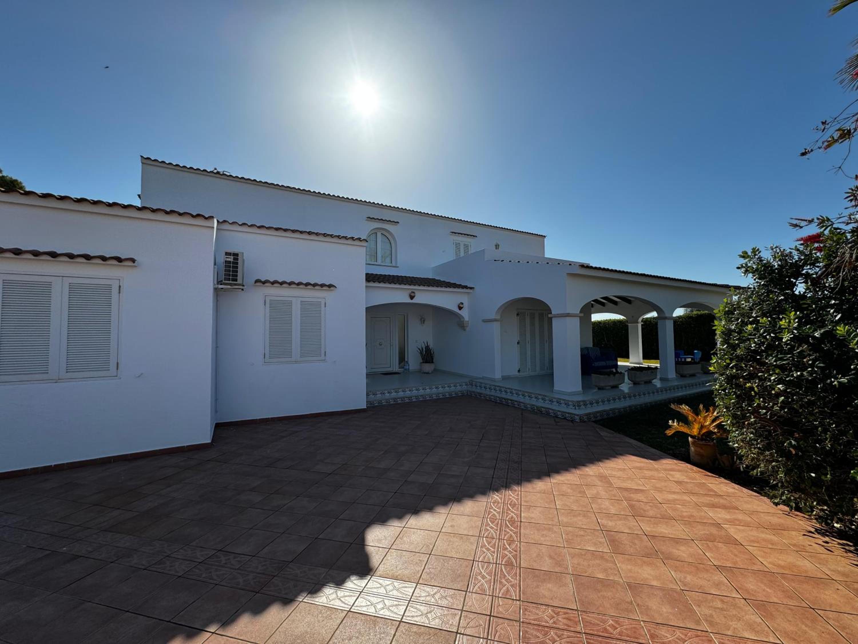 Villa Savanna Spacious villa with private pool near the beach