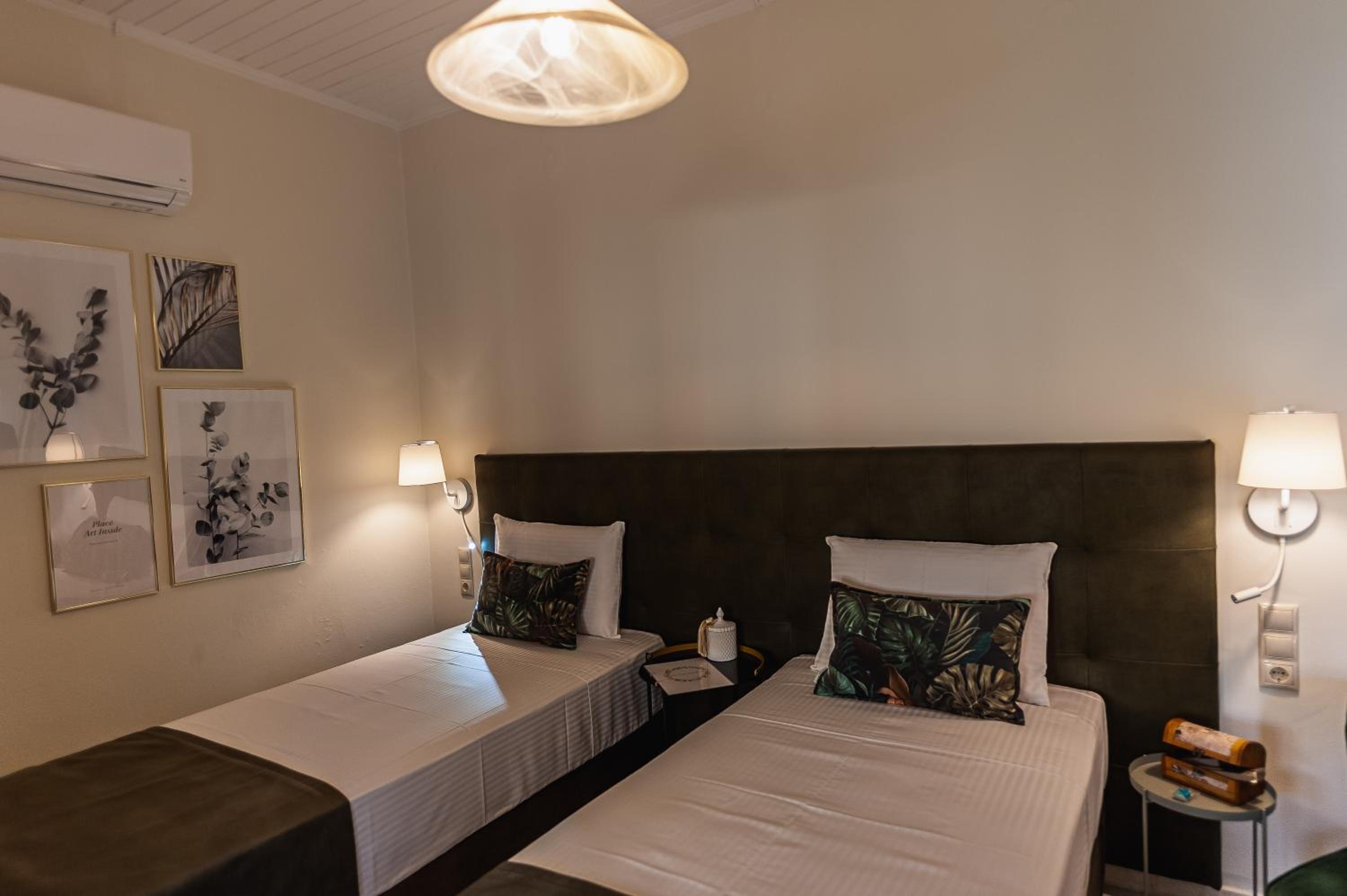 Small Garden by Studio Spyros photo 3