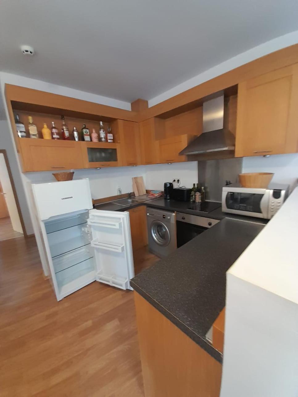 Beautiful 3 Room Apartment with Pool and Sea view Aheloy