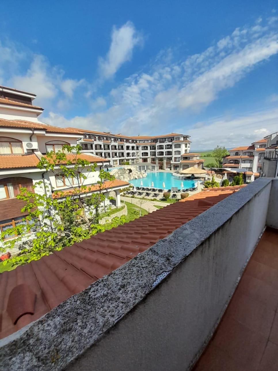 Beautiful 3 Room Apartment with Pool and Sea view Aheloy