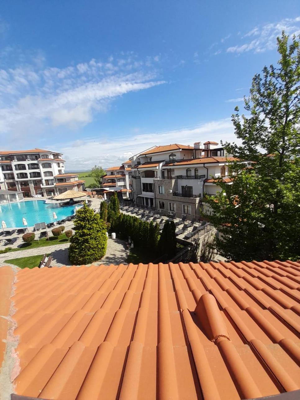 Beautiful 3 Room Apartment with Pool and Sea view Aheloy